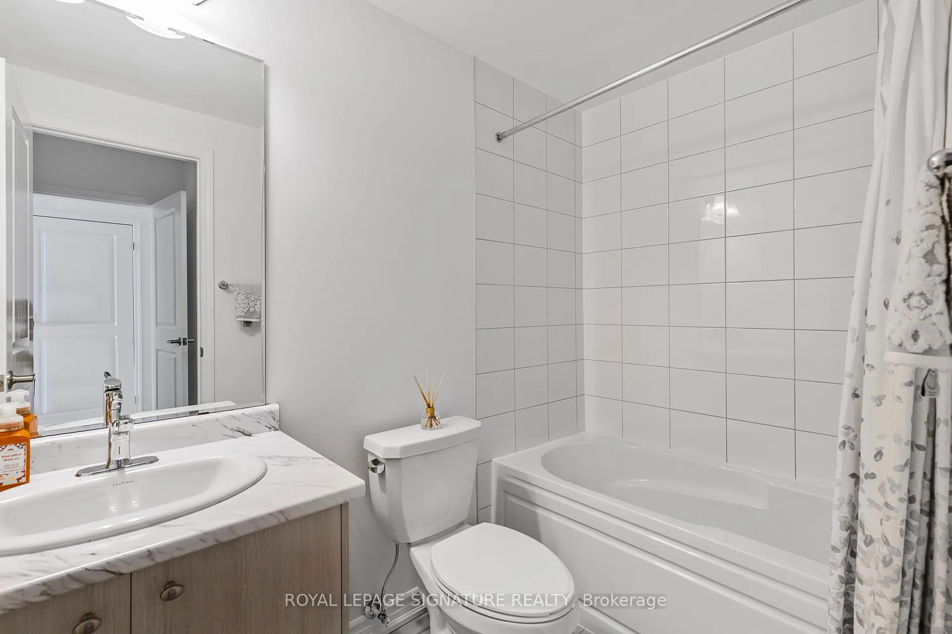 Photo 22 of 158 Keppel Circle, Brampton, Northwest Brampton — HOMEH