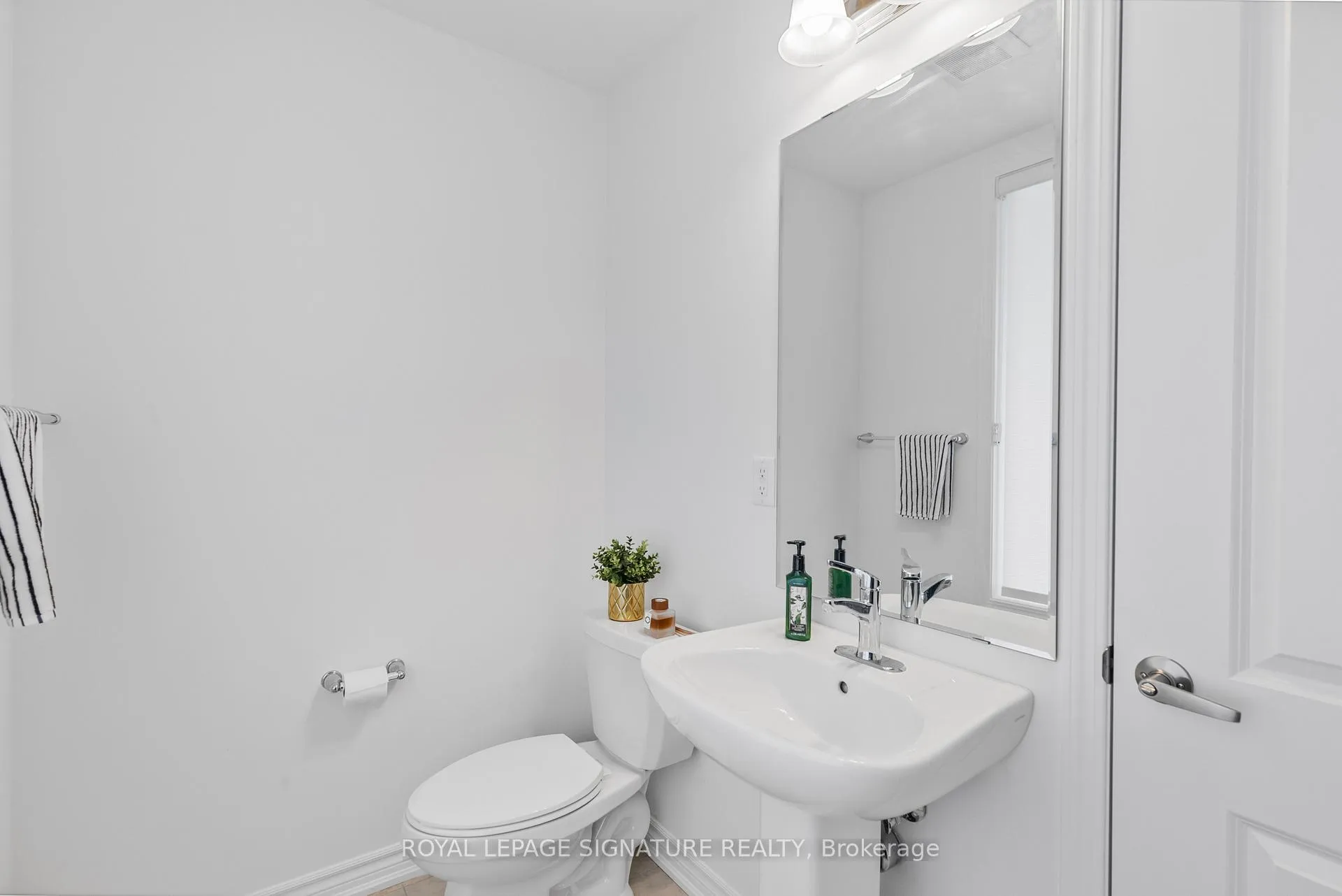 Photo 24 of 158 Keppel Circle, Brampton, Northwest Brampton — HOMEH