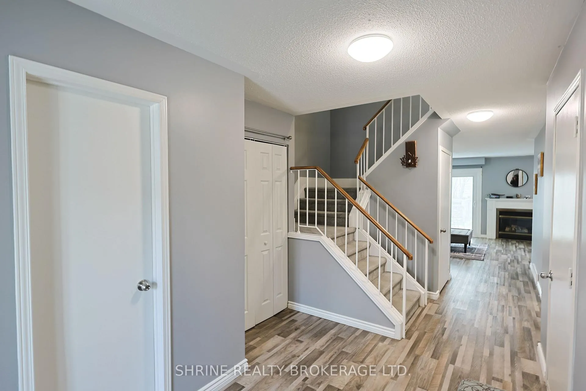 Photo 3 of 122 Andover Drive, London, South N — HOMEH