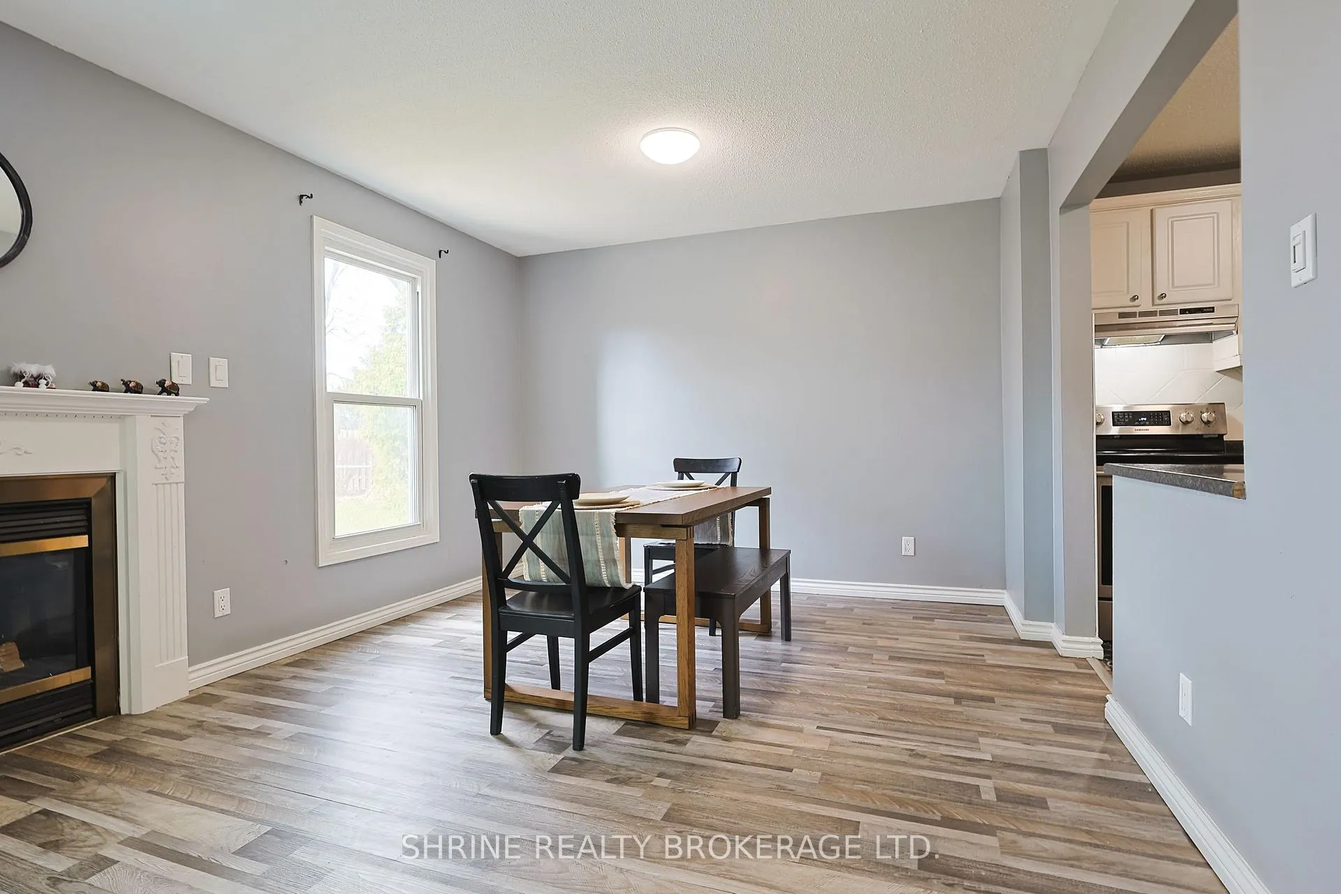 Photo 12 of 122 Andover Drive, London, South N — HOMEH
