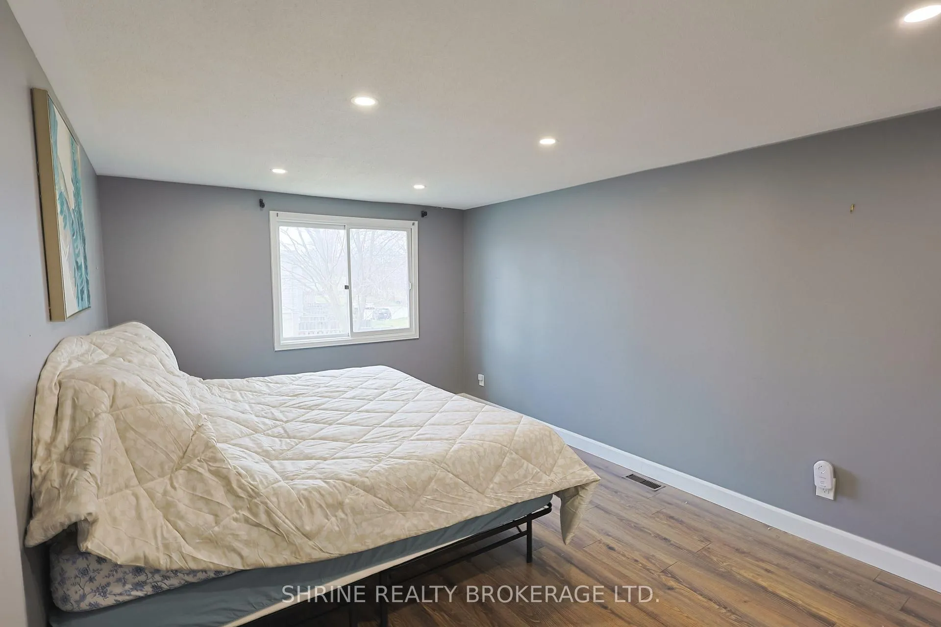 Photo 14 of 122 Andover Drive, London, South N — HOMEH