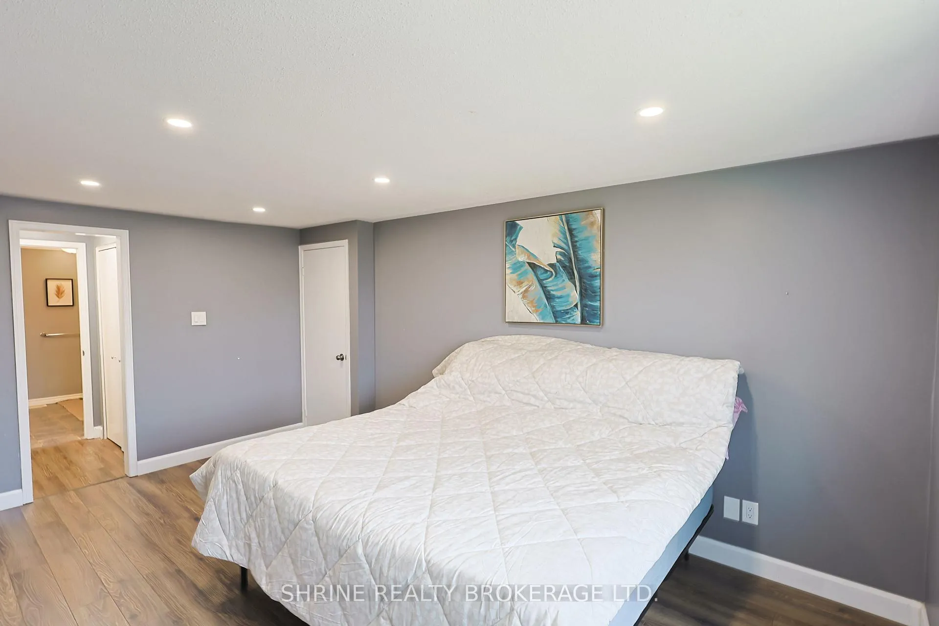 Photo 15 of 122 Andover Drive, London, South N — HOMEH