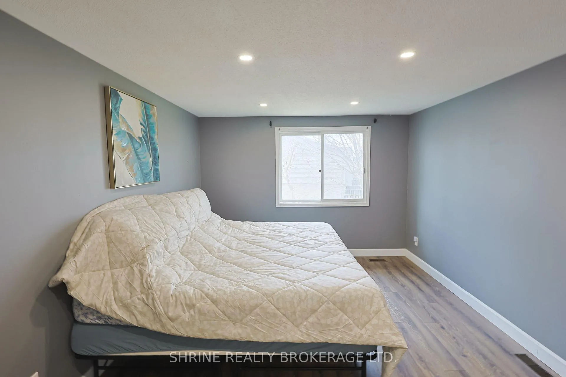 Photo 16 of 122 Andover Drive, London, South N — HOMEH