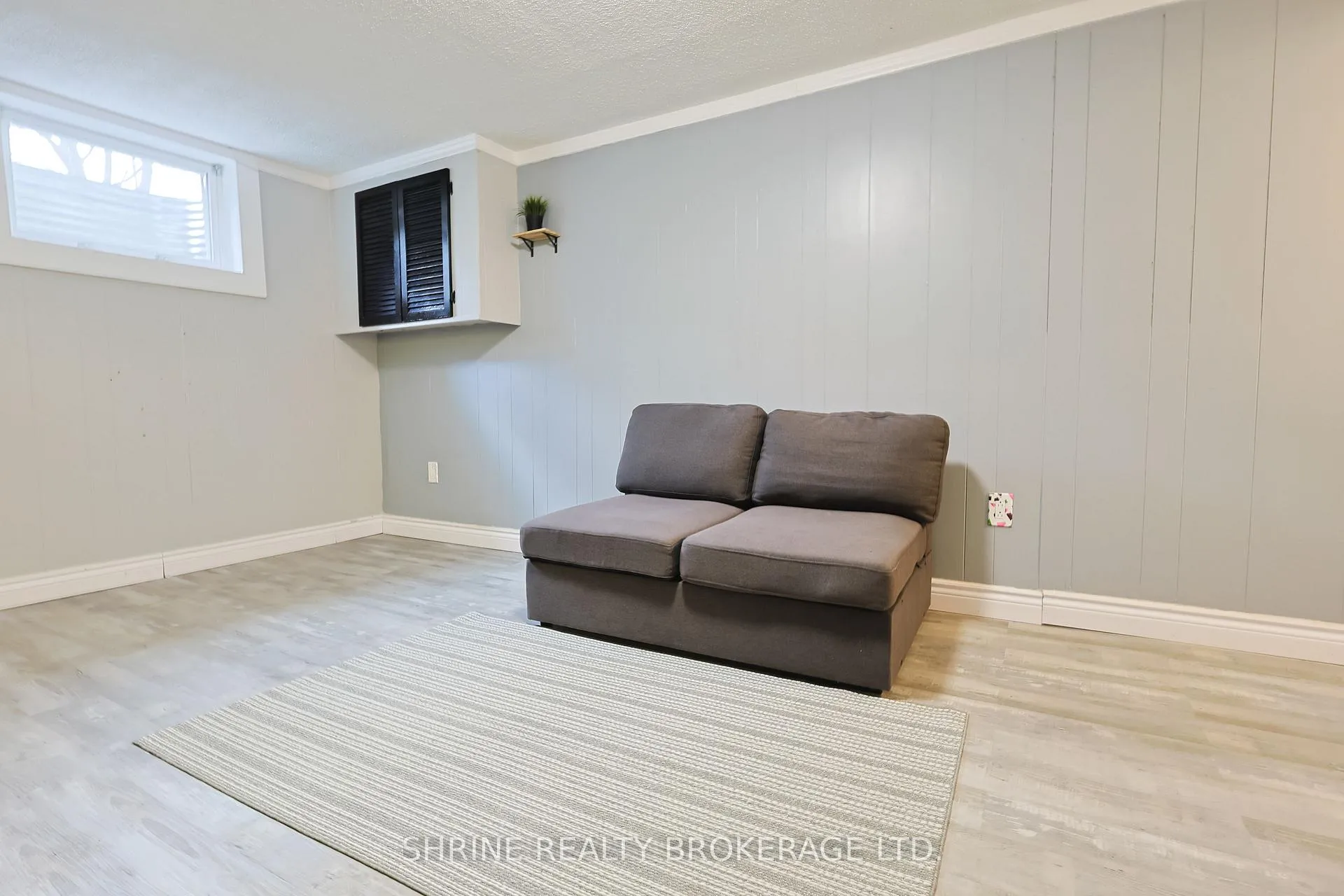Photo 29 of 122 Andover Drive, London, South N — HOMEH
