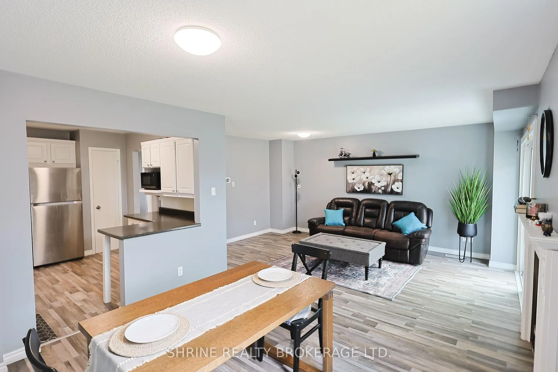 Photo 36 of 122 Andover Drive, London, South N — HOMEH