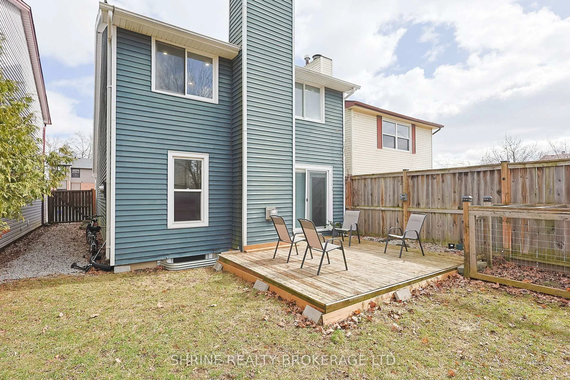 Photo 42 of 122 Andover Drive, London, South N — HOMEH