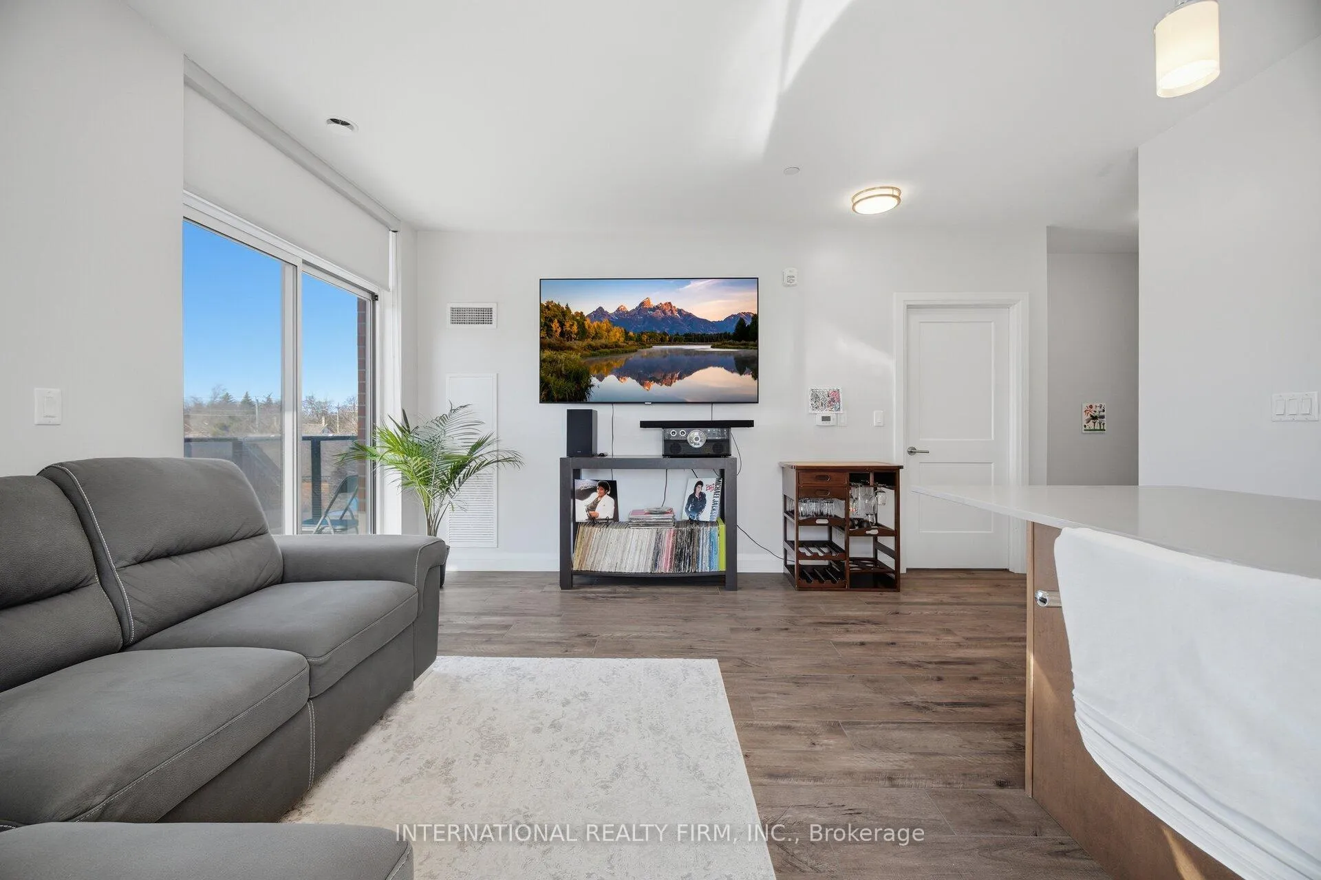 Photo 10 of Unit 211, 399 Queen Street S, Kitchener, Cedar Hill — HOMEH