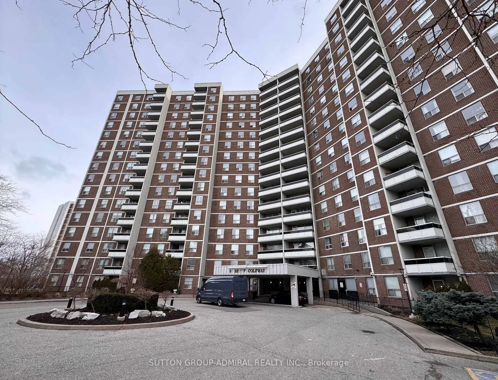Front of Unit 1201, 5 Shady Golfway Avenue