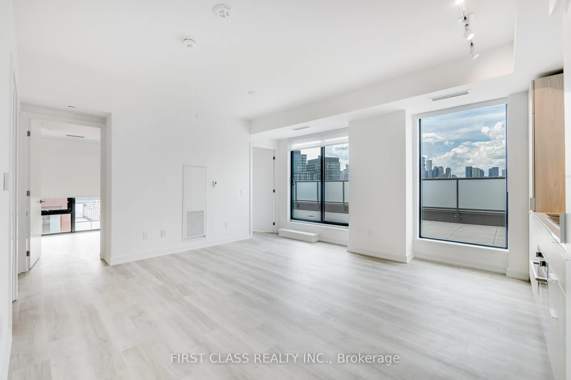 Photo 5 of Unit Ph02, 28 Eastern Avenue, Toronto, Moss Park — HOMEH
