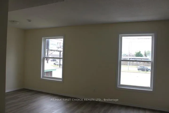Photo 5 of 129 McKellar Street N, Thunder Bay, McKeller Park — HOMEH