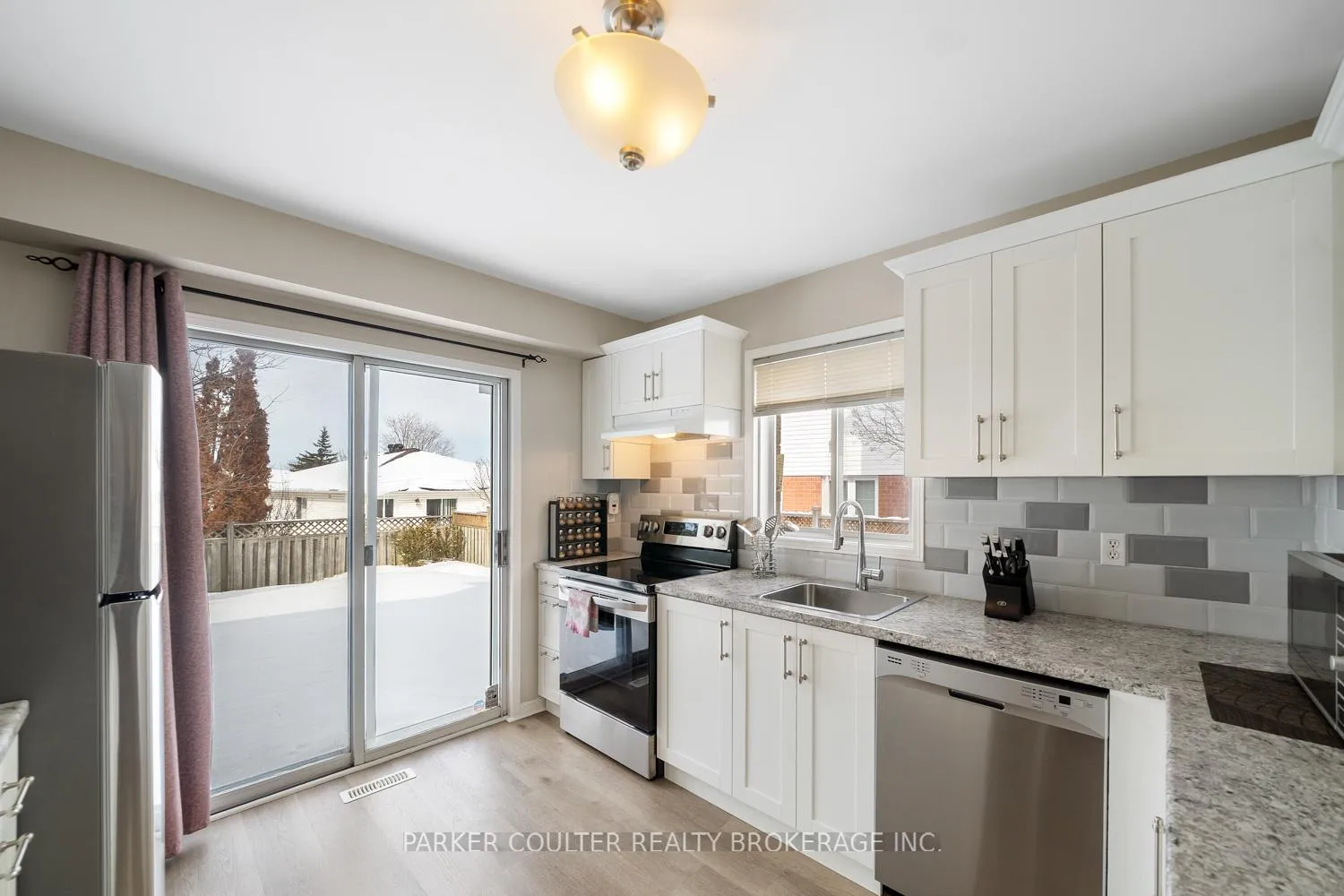 Photo 10 of 82 Barre Drive, Barrie, Painswick North — HOMEH