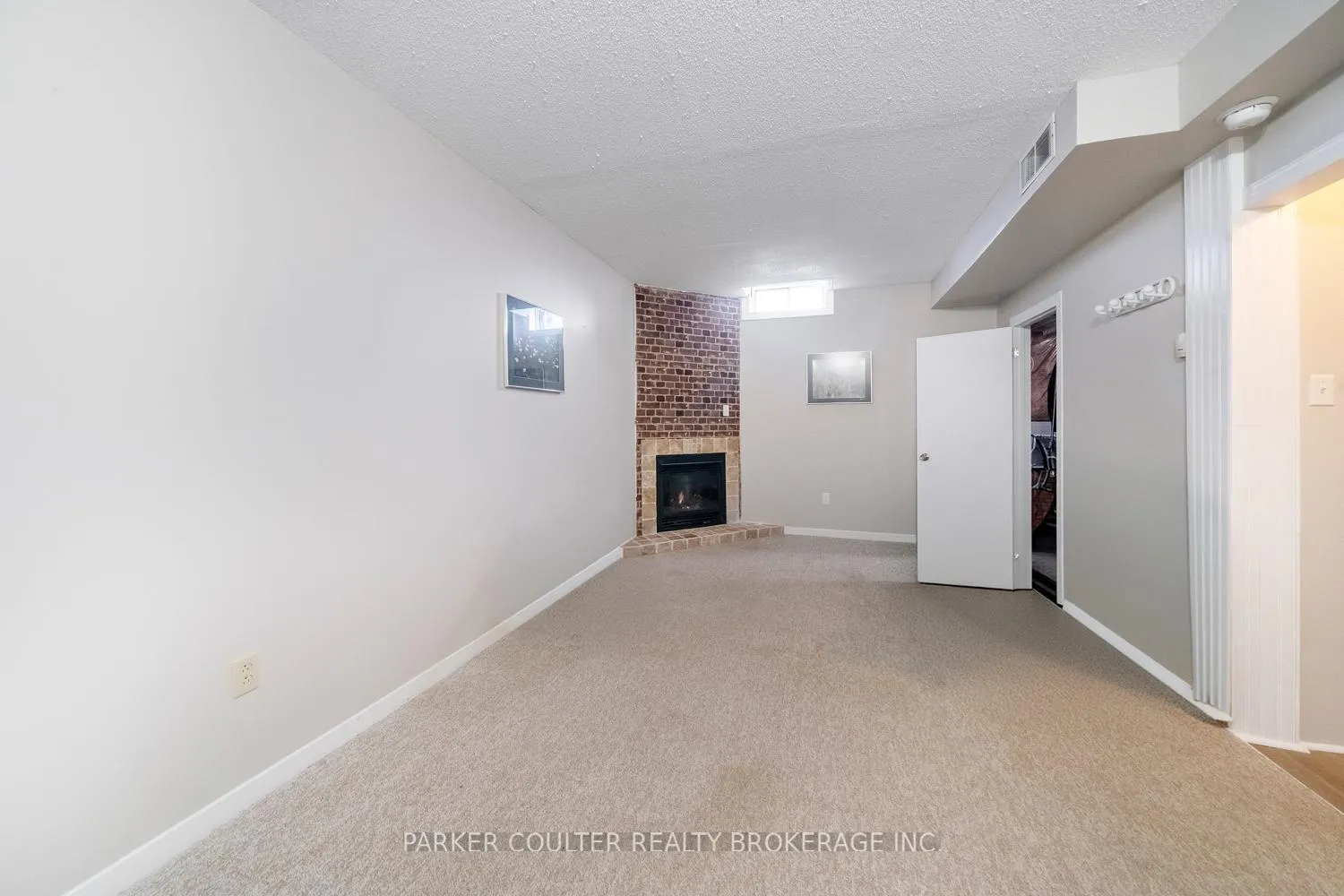 Photo 23 of 82 Barre Drive, Barrie, Painswick North — HOMEH