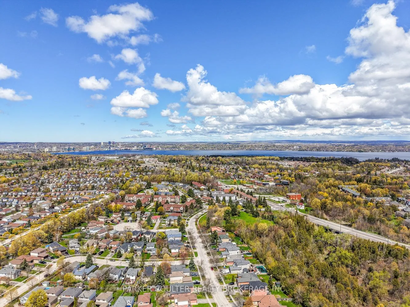Photo 38 of 82 Barre Drive, Barrie, Painswick North — HOMEH