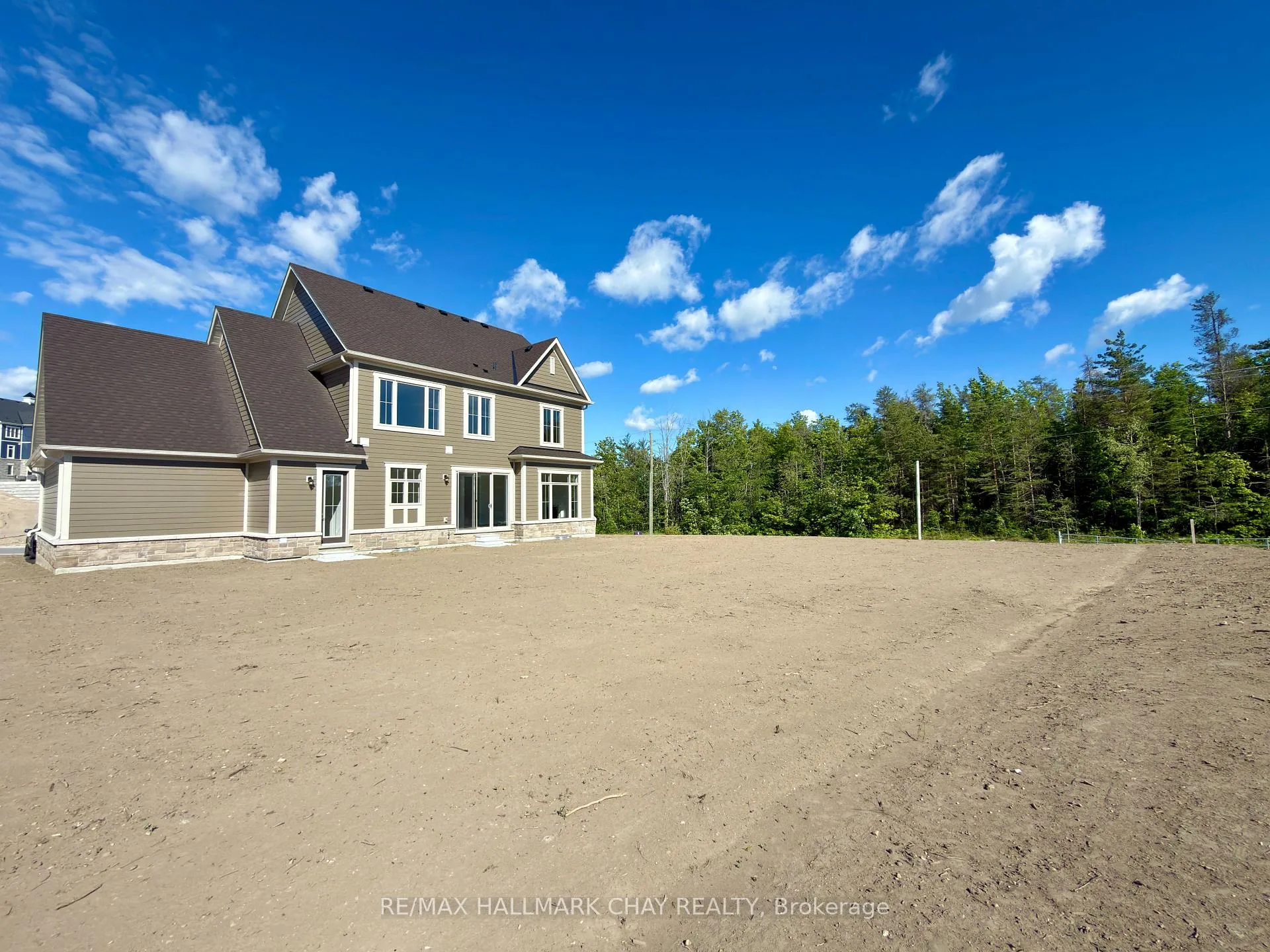 Photo 4 of 2 Pinetree Drive, Oro-Medonte, Rural Oro-Medonte — HOMEH
