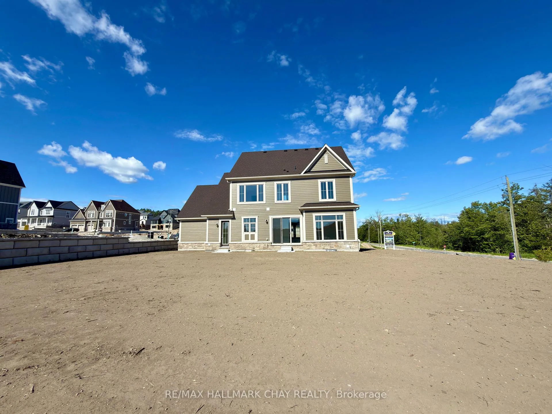 Photo 5 of 2 Pinetree Drive, Oro-Medonte, Rural Oro-Medonte — HOMEH