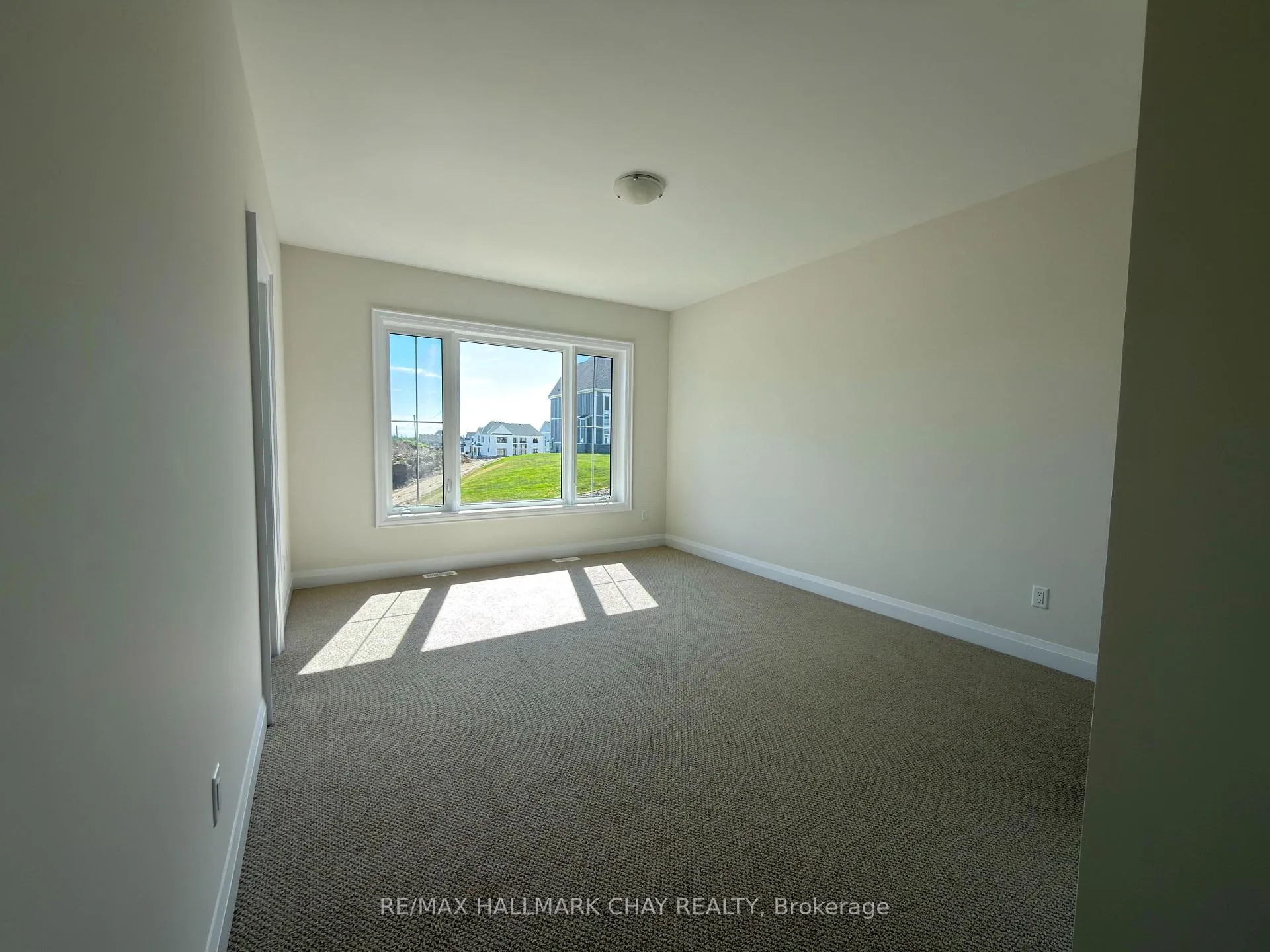 Photo 18 of 2 Pinetree Drive, Oro-Medonte, Rural Oro-Medonte — HOMEH