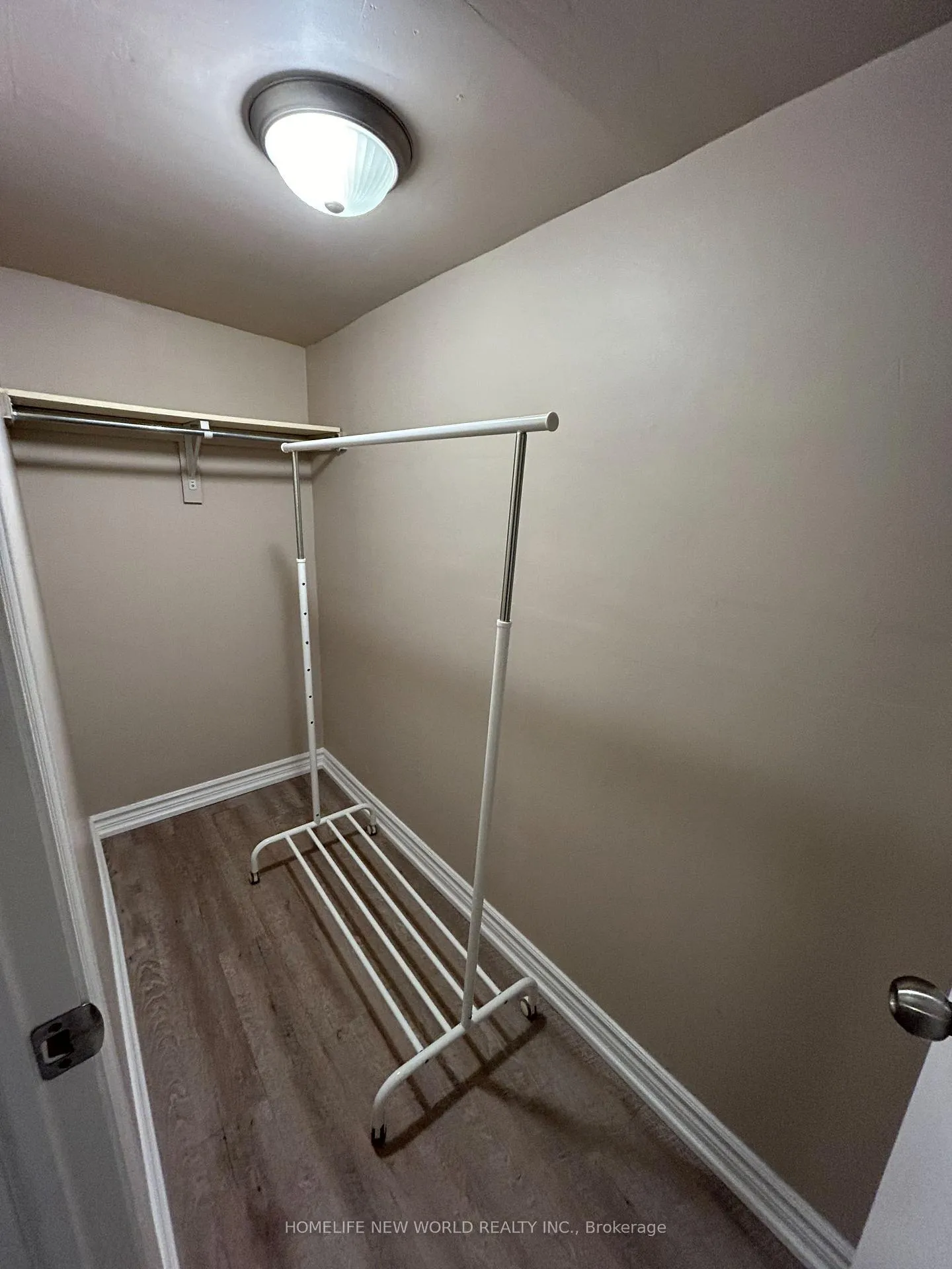 Photo 9 of 91 Pepperell Crescent, Markham, Milliken Mills West — HOMEH