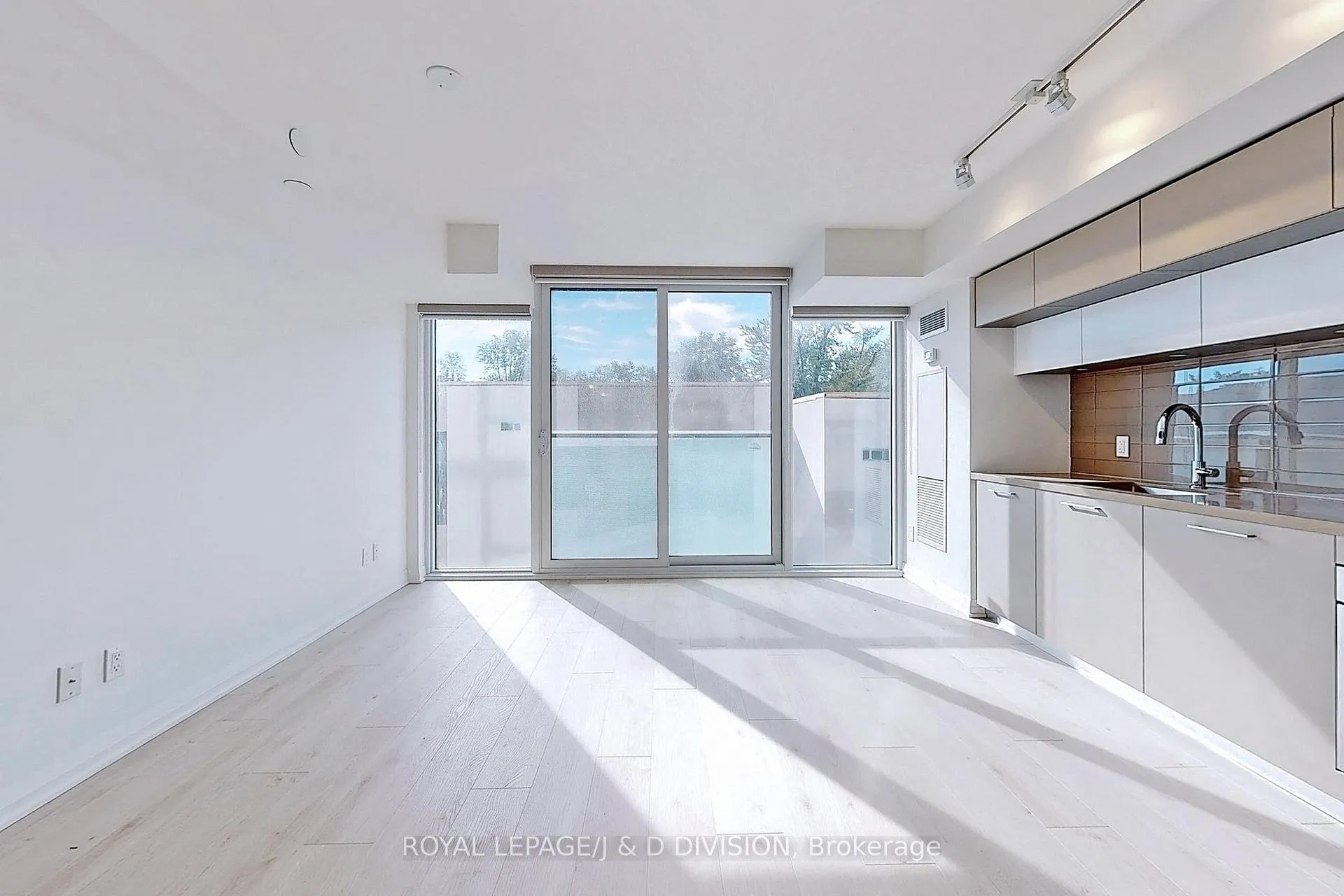 Photo 5 of Unit 311, 99 Foxbar Road, Toronto, Yonge-St. Clair — HOMEH