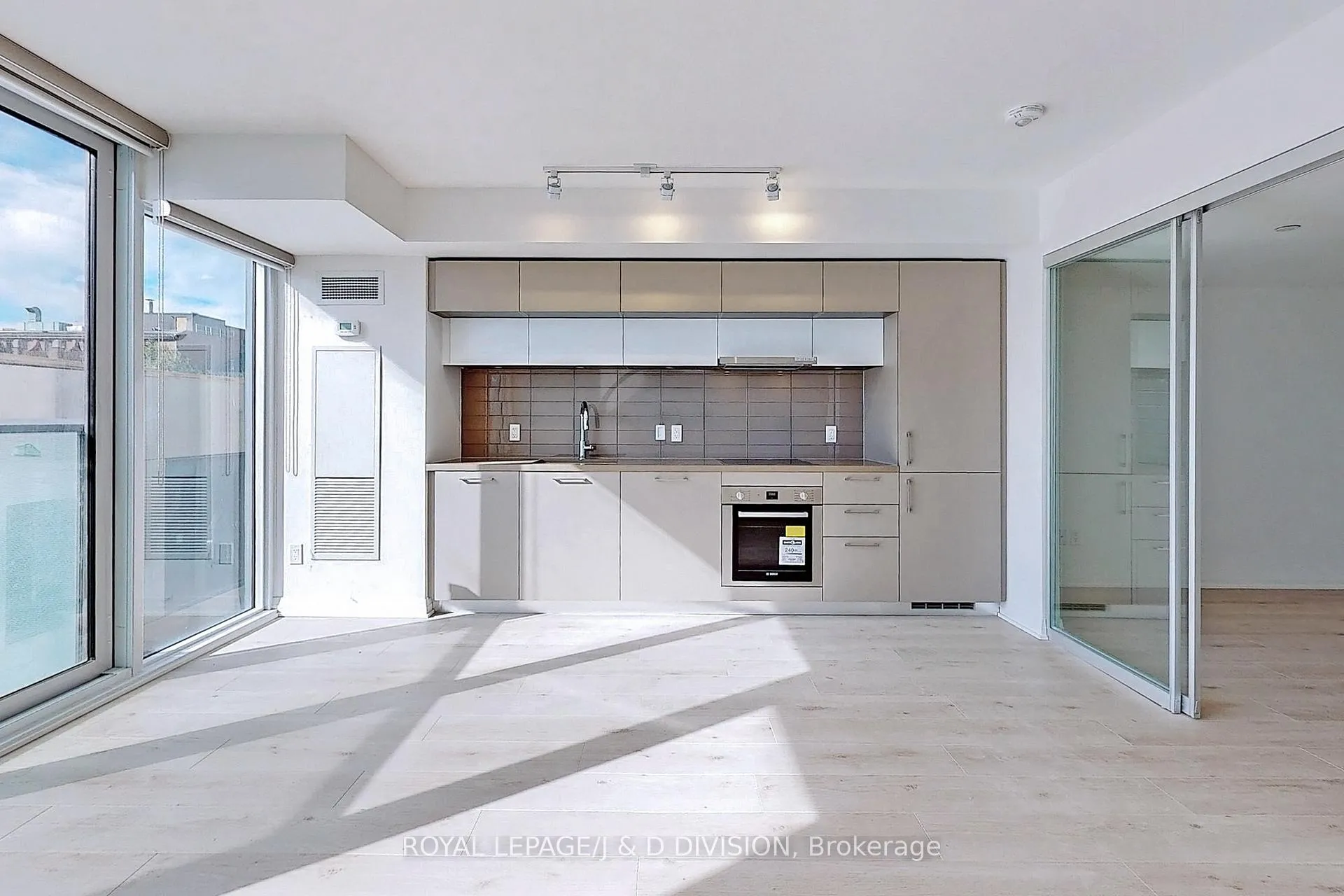 Photo 7 of Unit 311, 99 Foxbar Road, Toronto, Yonge-St. Clair — HOMEH