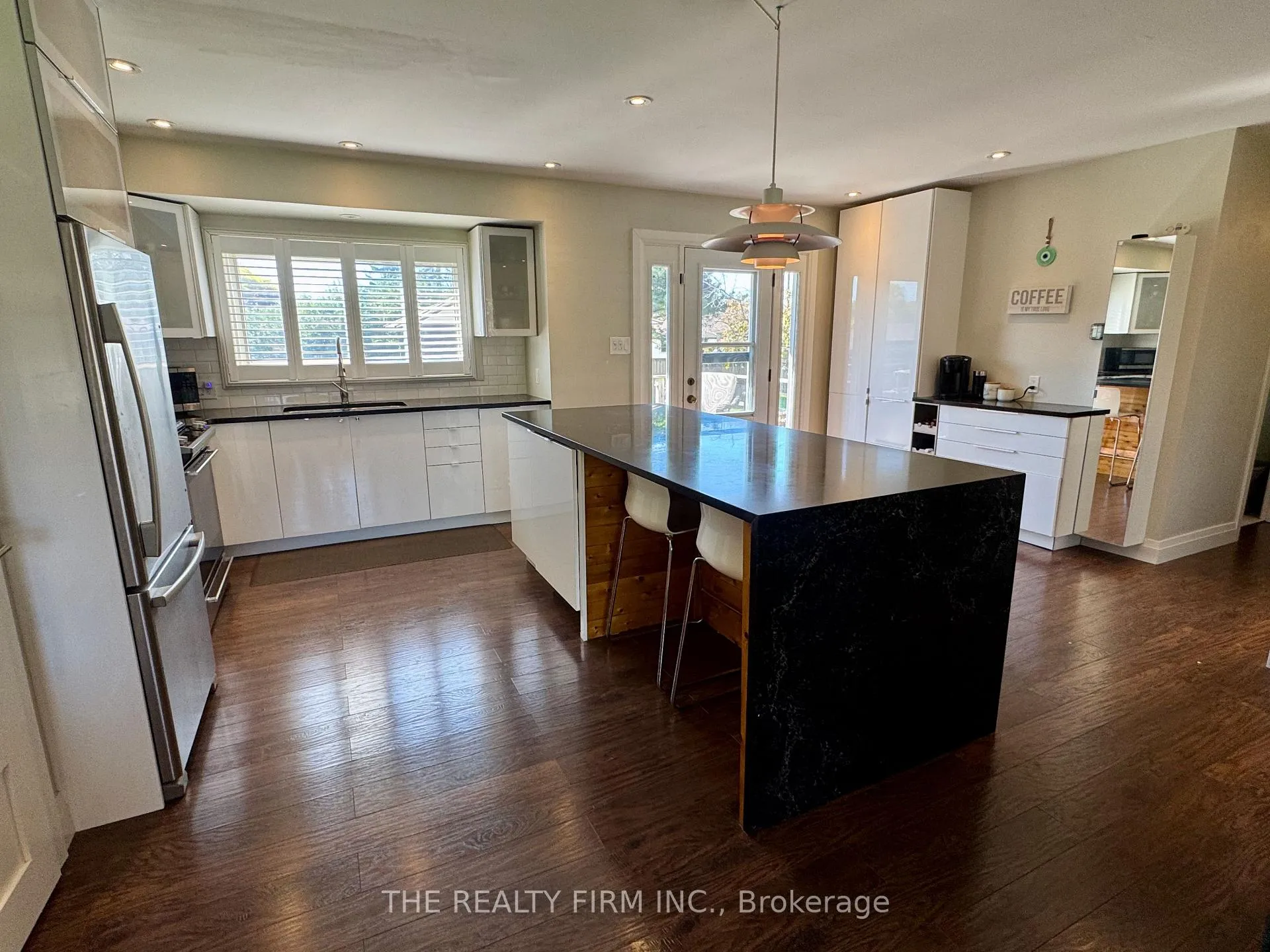 Photo 6 of 571 Everglade Crescent, London, North P — HOMEH