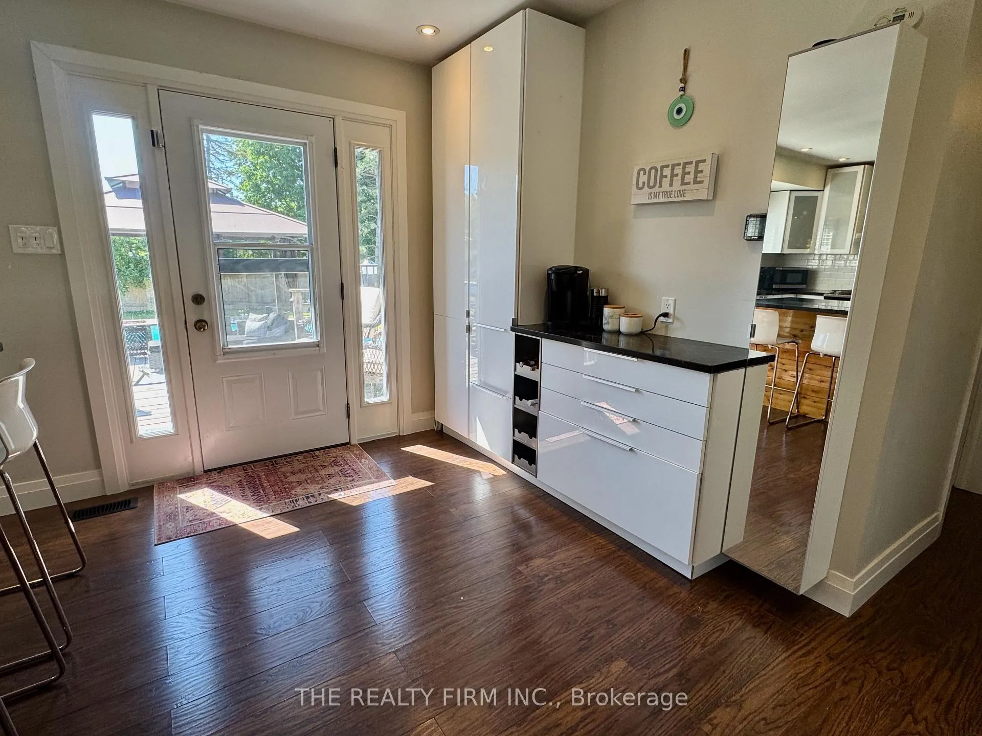 Photo 10 of 571 Everglade Crescent, London, North P — HOMEH