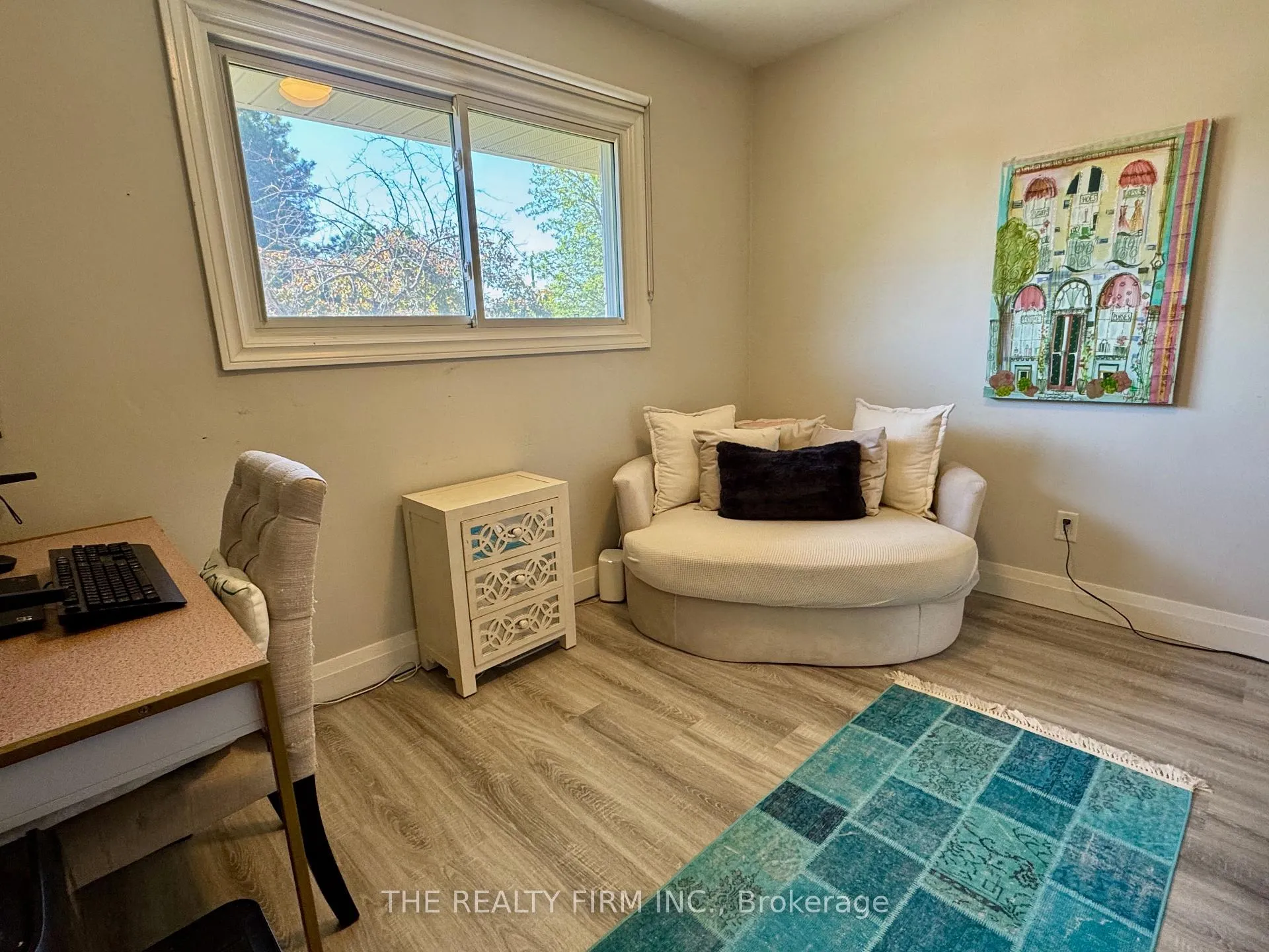Photo 14 of 571 Everglade Crescent, London, North P — HOMEH