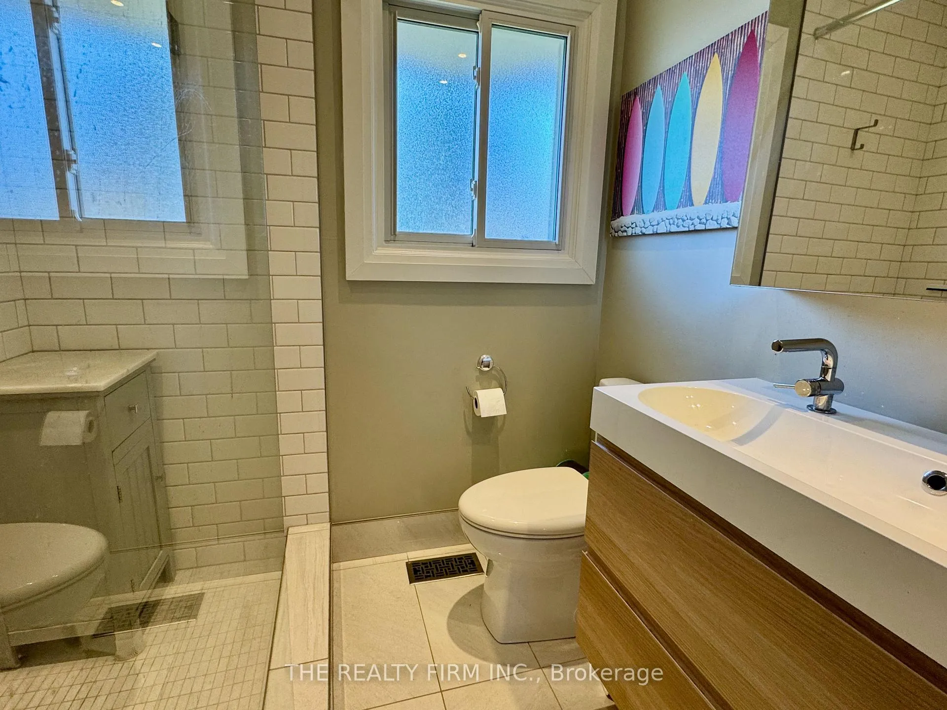 Photo 15 of 571 Everglade Crescent, London, North P — HOMEH