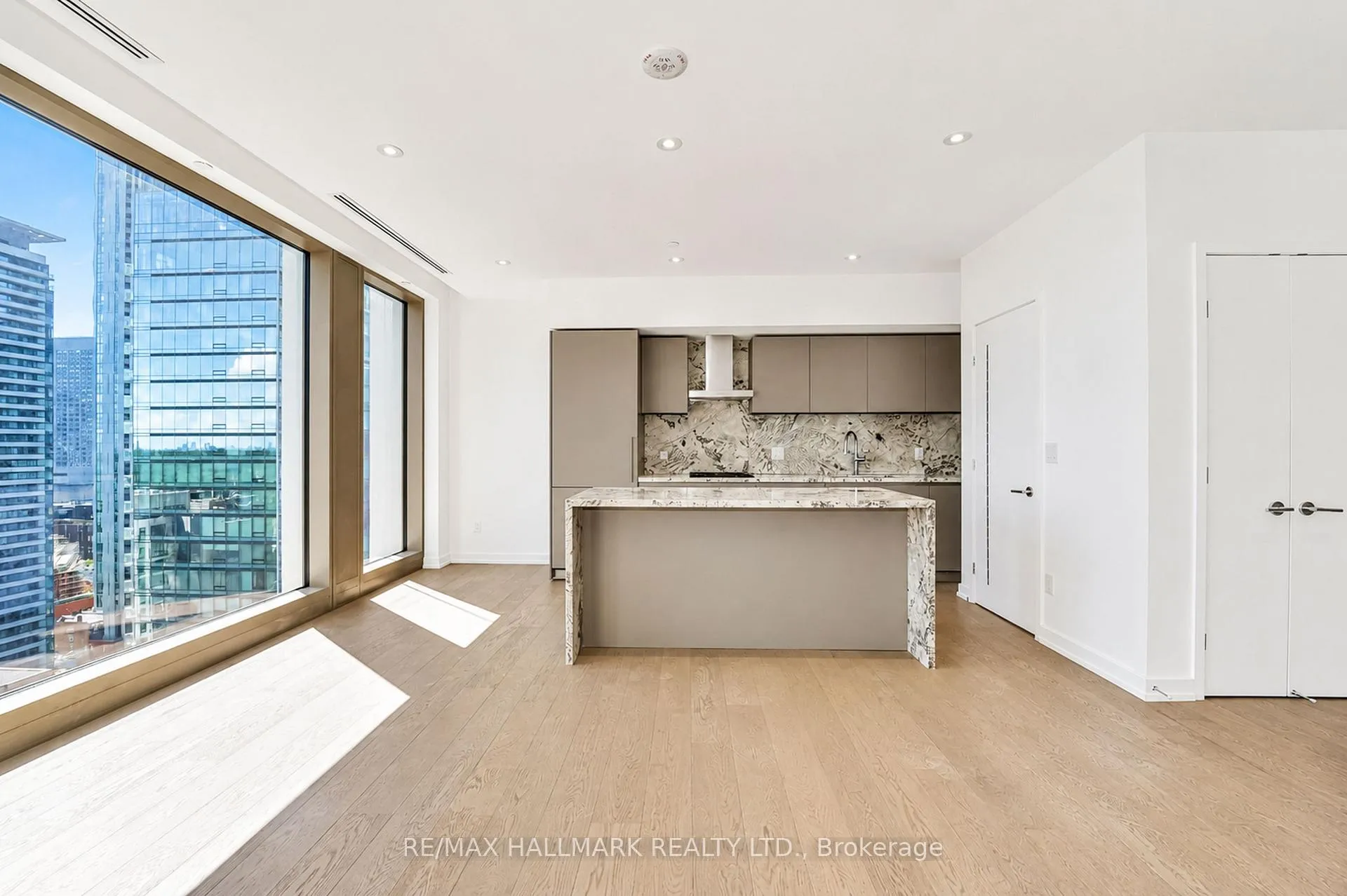 Photo 3 of Unit 1901, 1315 Bay Street, Toronto, The Annex — HOMEH
