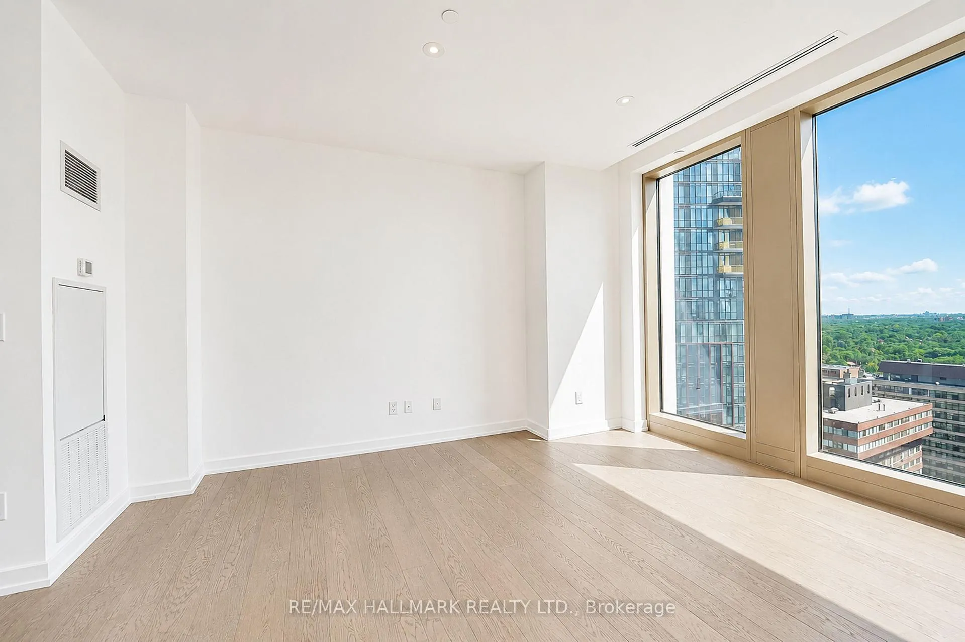 Photo 6 of Unit 1901, 1315 Bay Street, Toronto, The Annex — HOMEH