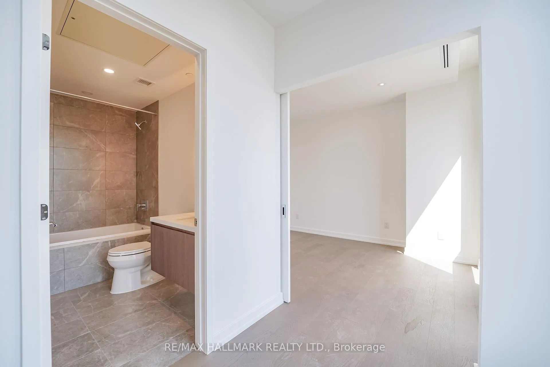 Photo 11 of Unit 1901, 1315 Bay Street, Toronto, The Annex — HOMEH