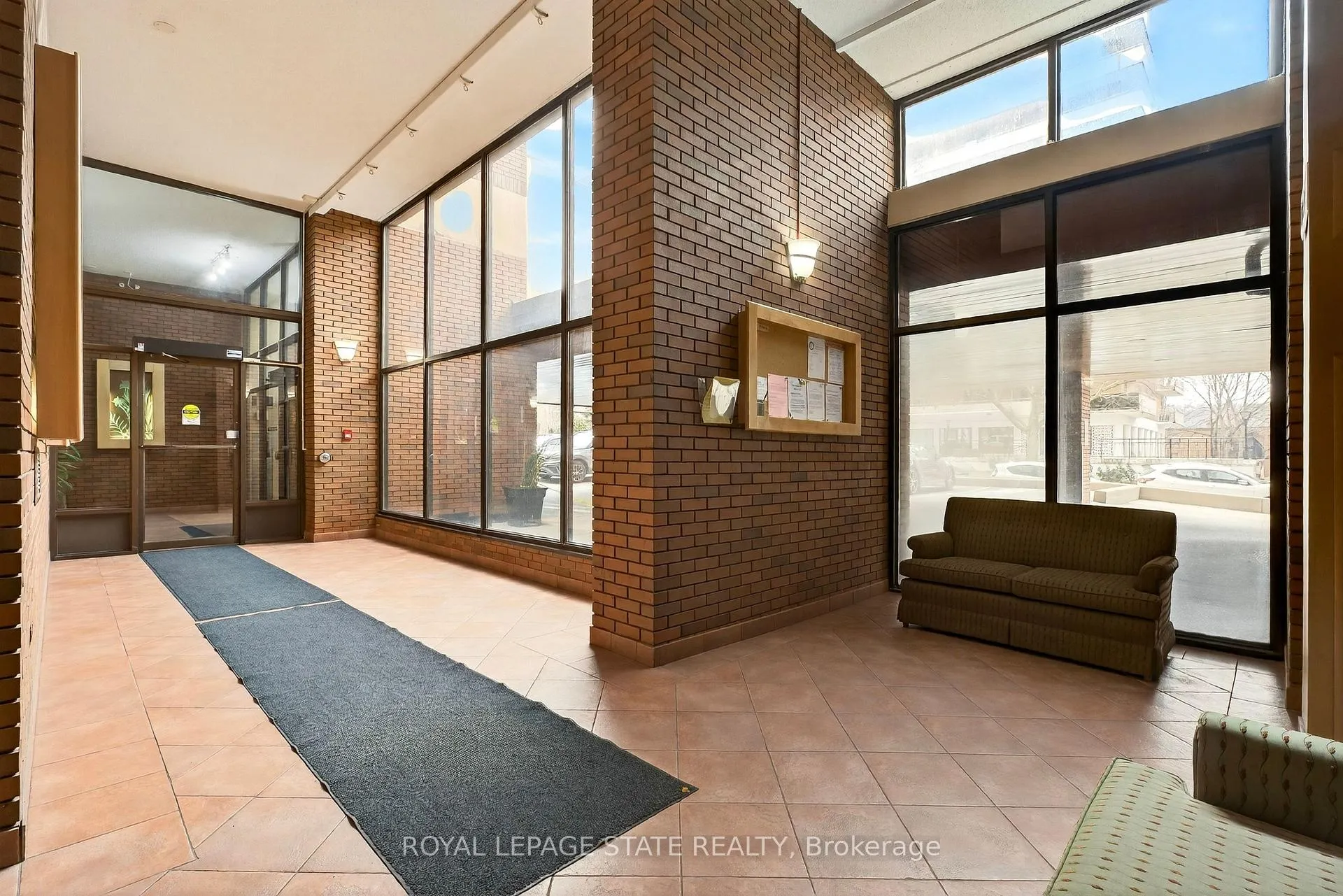 Photo 5 of Unit 1003, 222 Jackson Street W, Hamilton, Durand — HOMEH