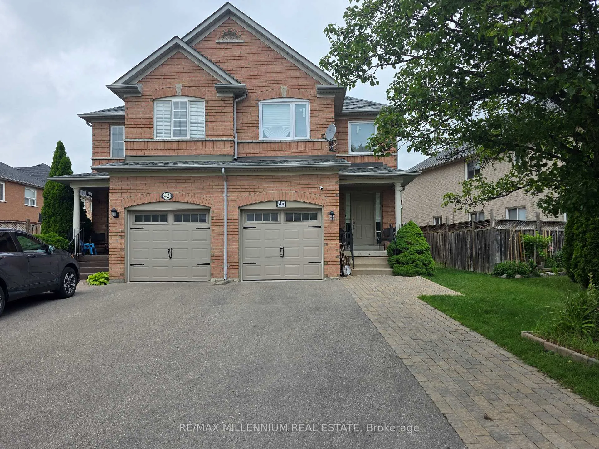 Photo 3 of 40 Echo Ridge Crescent, Vaughan, Sonoma Heights — HOMEH