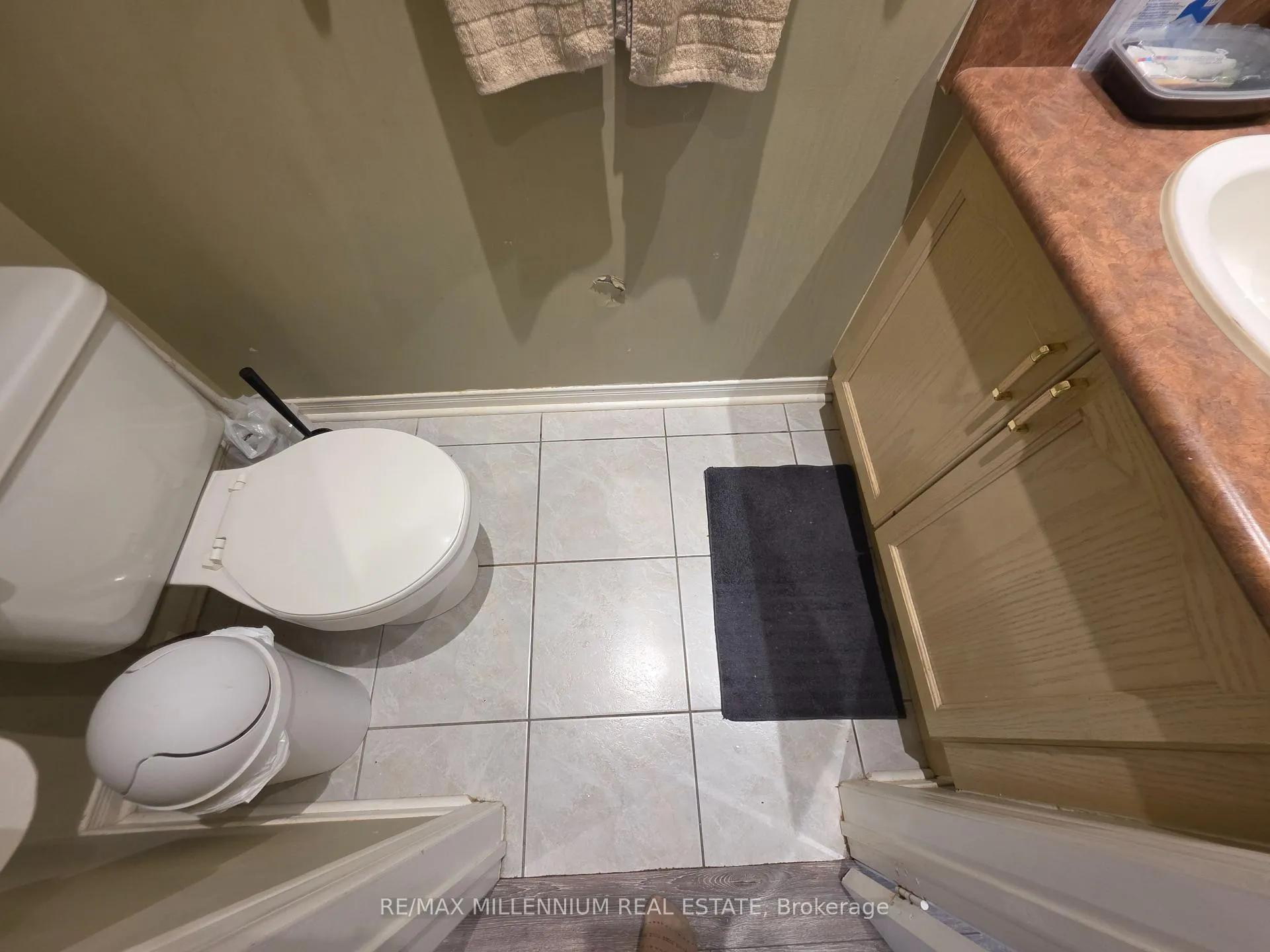 Photo 10 of 40 Echo Ridge Crescent, Vaughan, Sonoma Heights — HOMEH