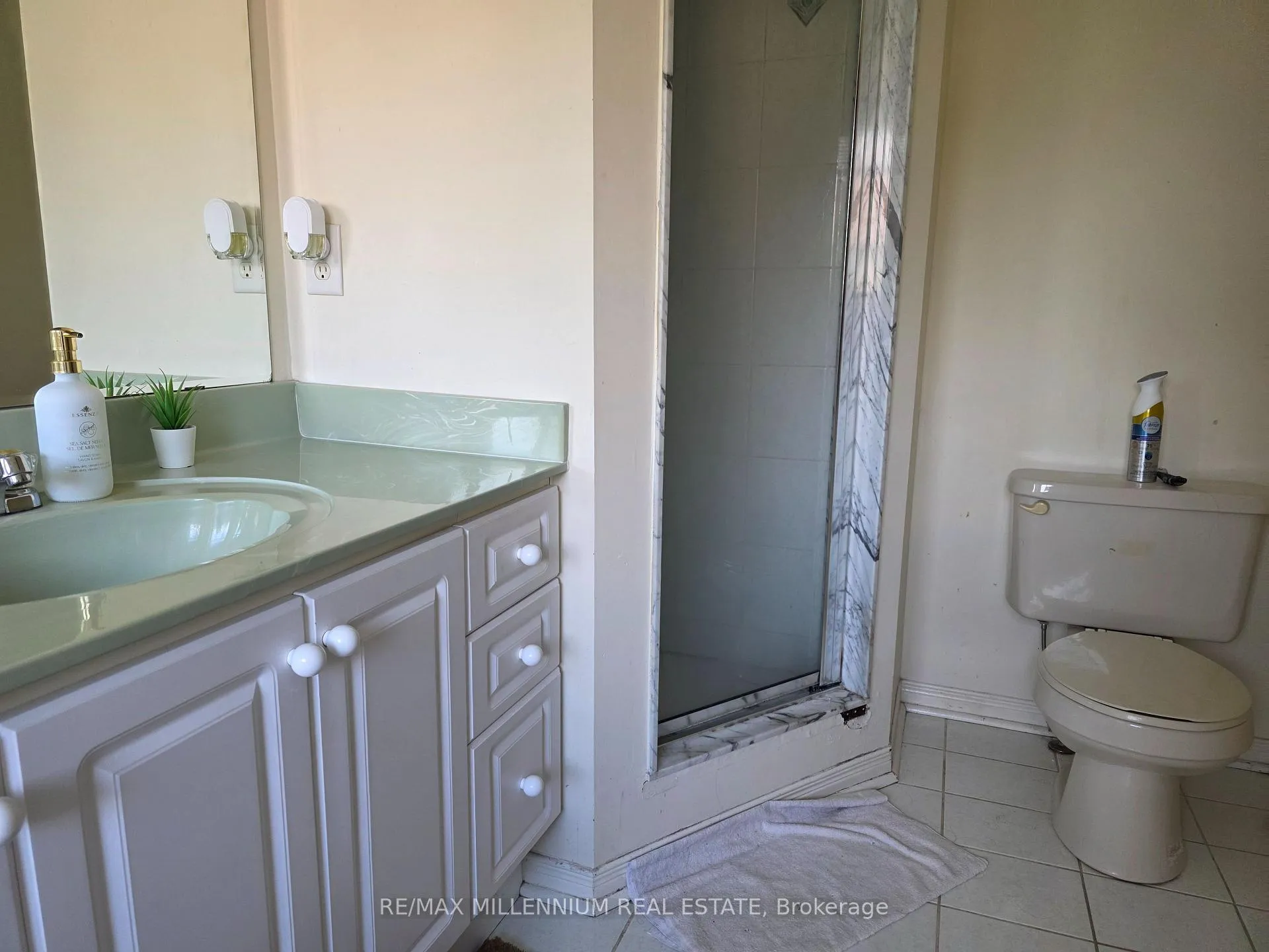 Photo 14 of 40 Echo Ridge Crescent, Vaughan, Sonoma Heights — HOMEH