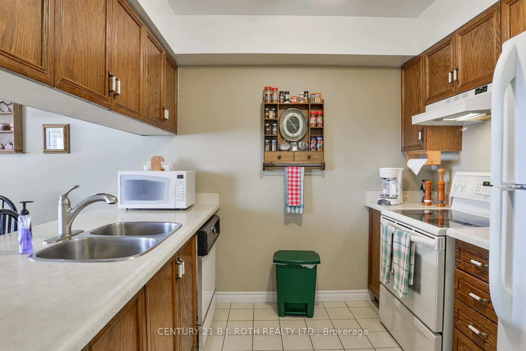 Photo 13 of Unit 1, 11 Laguna Parkway, Ramara, Brechin — HOMEH