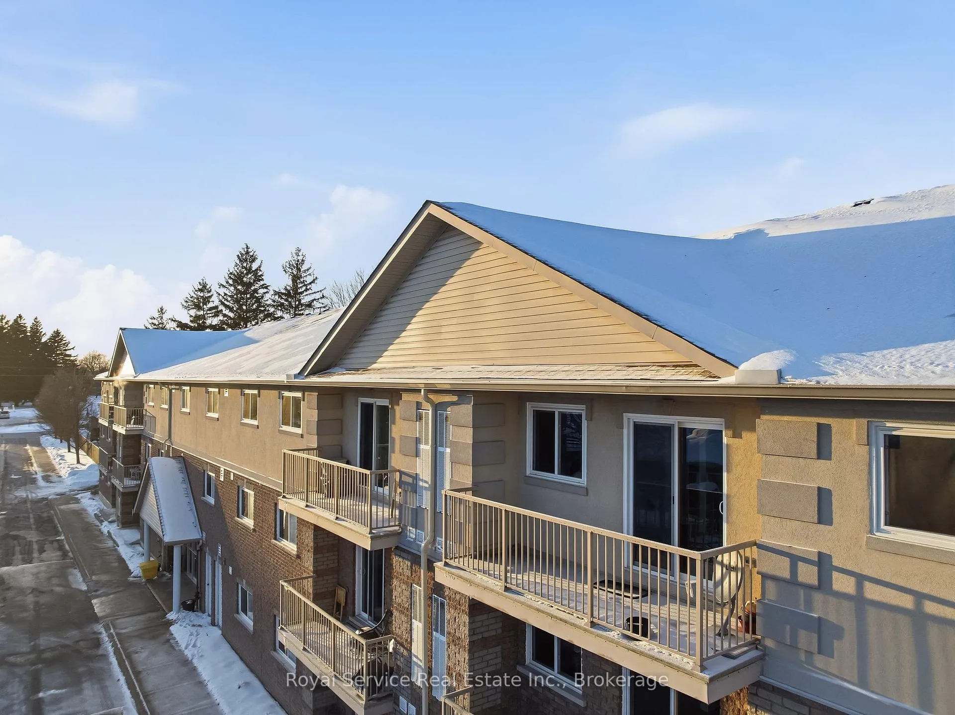 Photo of Unit 304, 841 Battell Street
