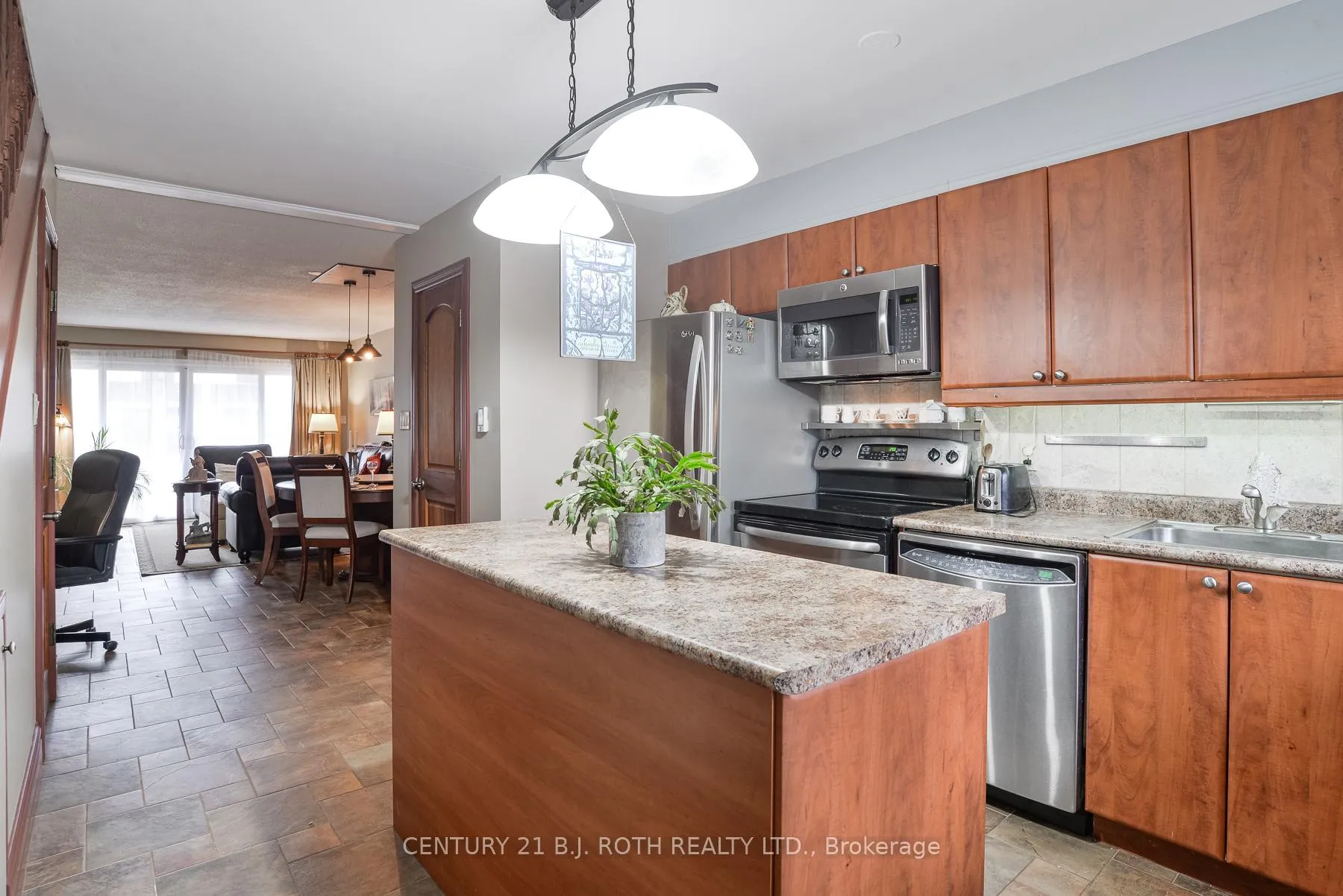 Photo 4 of Unit Unit 29, 1 Paradise Boulevard, Ramara, Rural Ramara — HOMEH