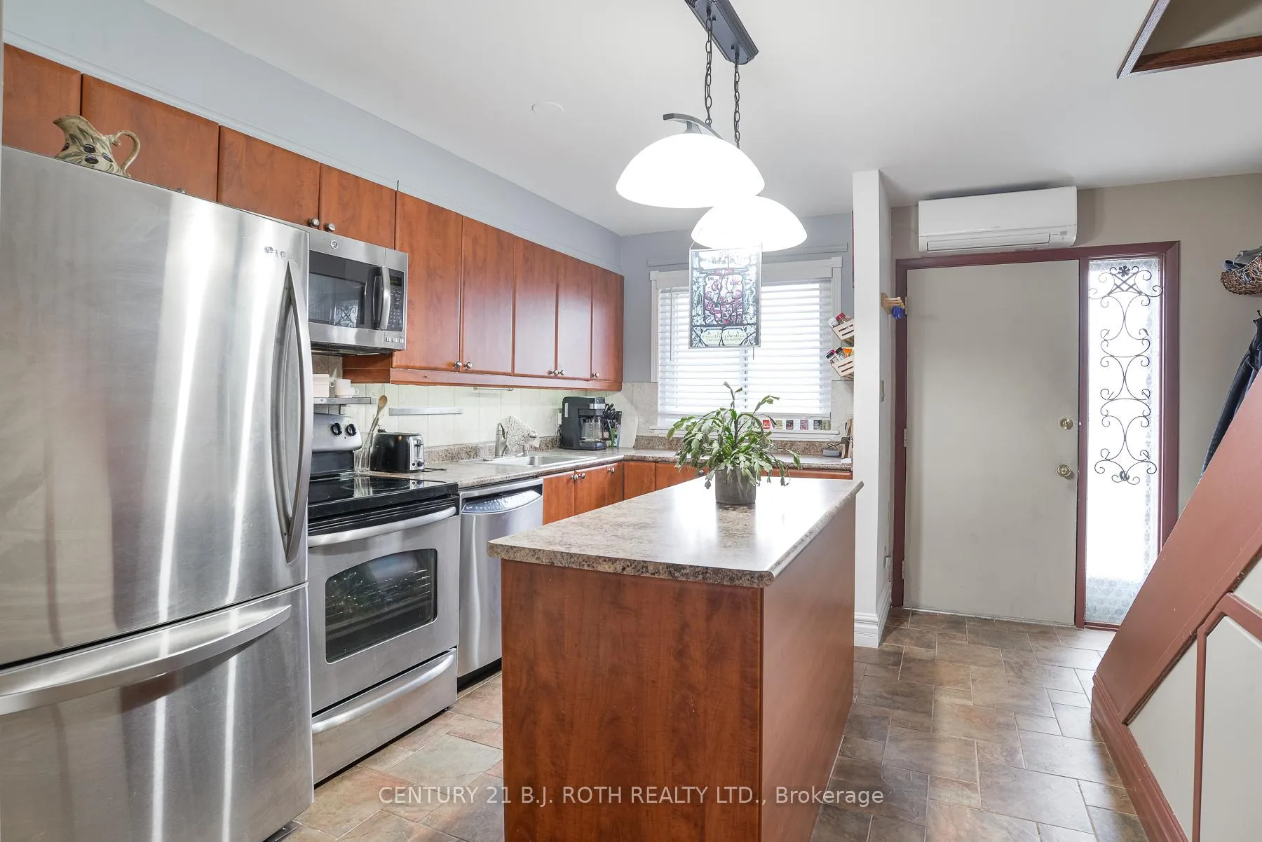 Photo 5 of Unit Unit 29, 1 Paradise Boulevard, Ramara, Rural Ramara — HOMEH