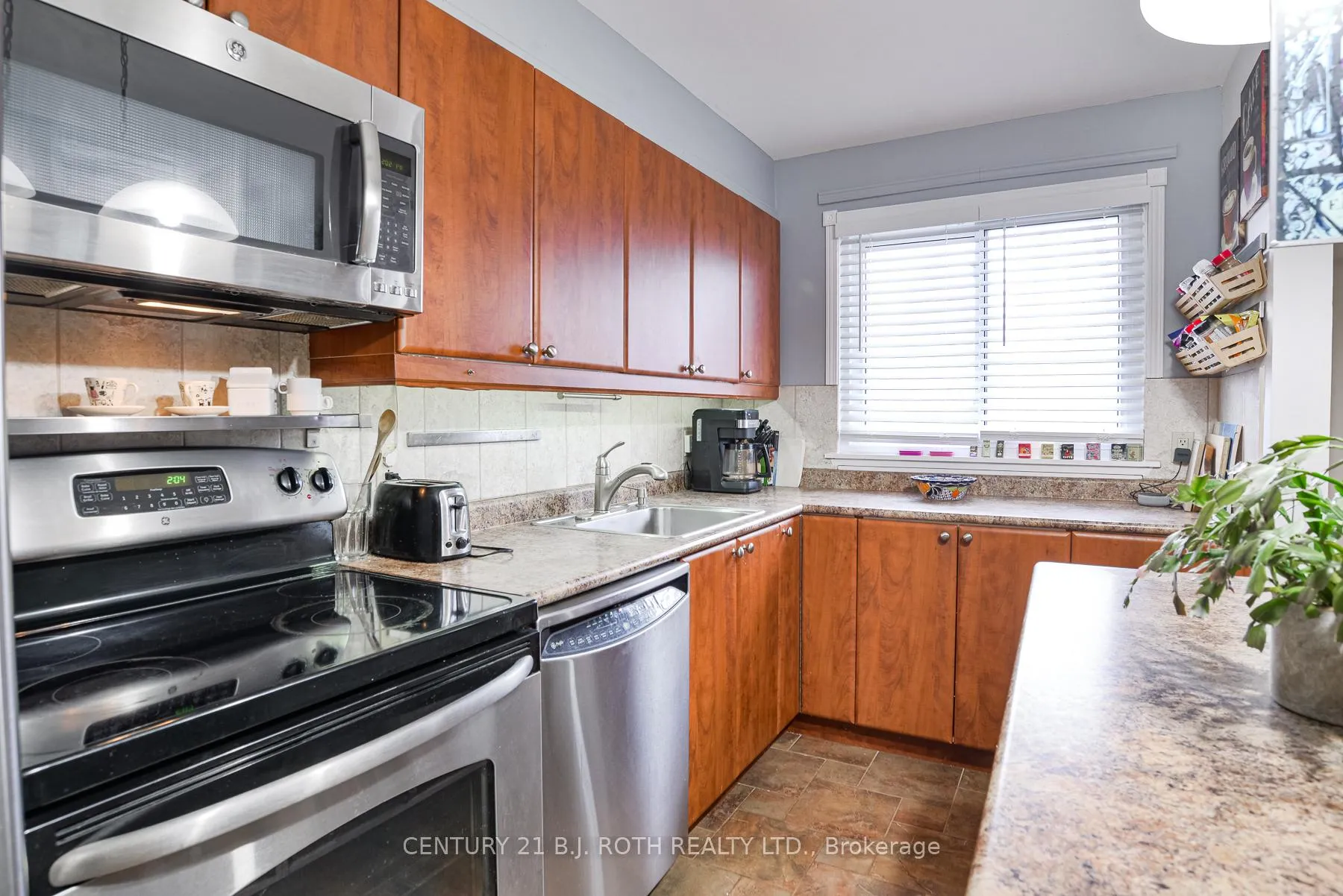 Photo 6 of Unit Unit 29, 1 Paradise Boulevard, Ramara, Rural Ramara — HOMEH