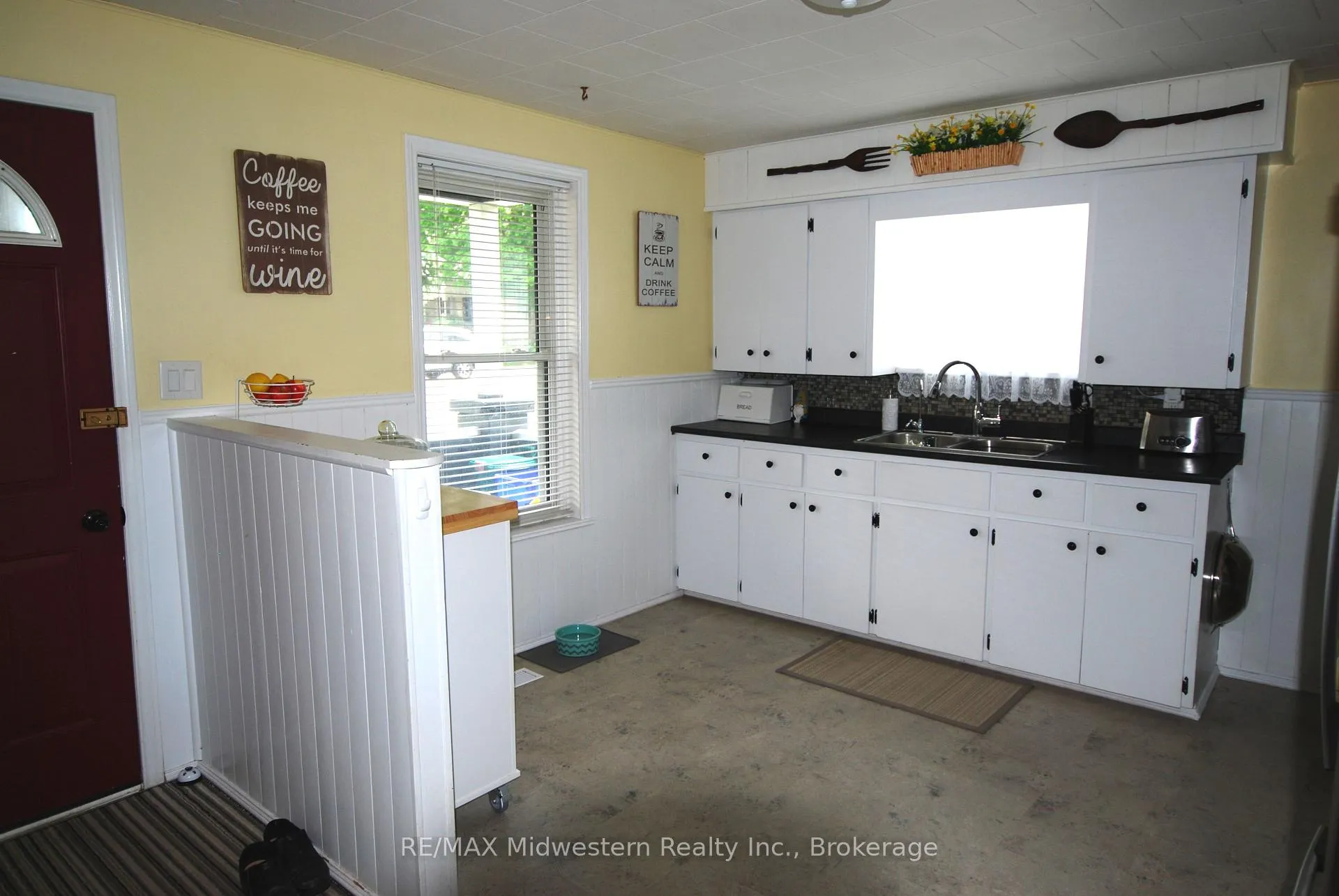 Photo 7 of 172 Elora Street S, Minto — HOMEH