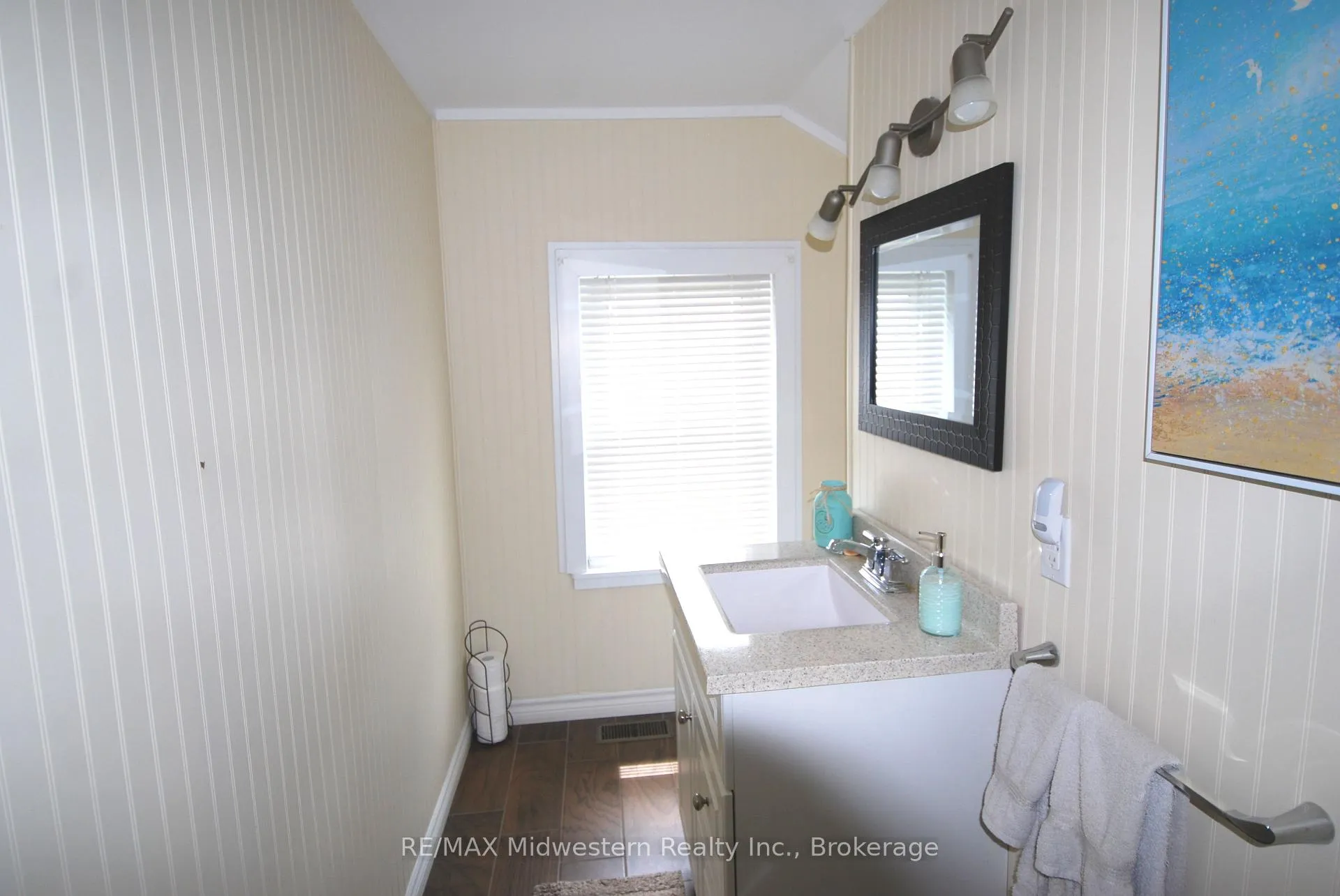 Photo 14 of 172 Elora Street S, Minto — HOMEH