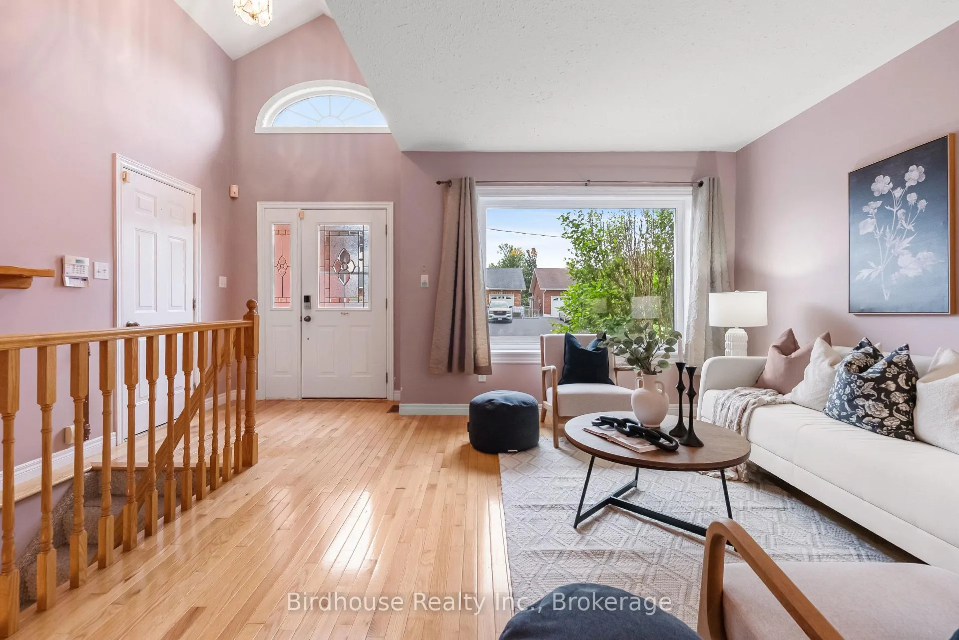 Photo 9 of 6 Eakins Crescent, Kawartha Lakes, Lindsay — HOMEH
