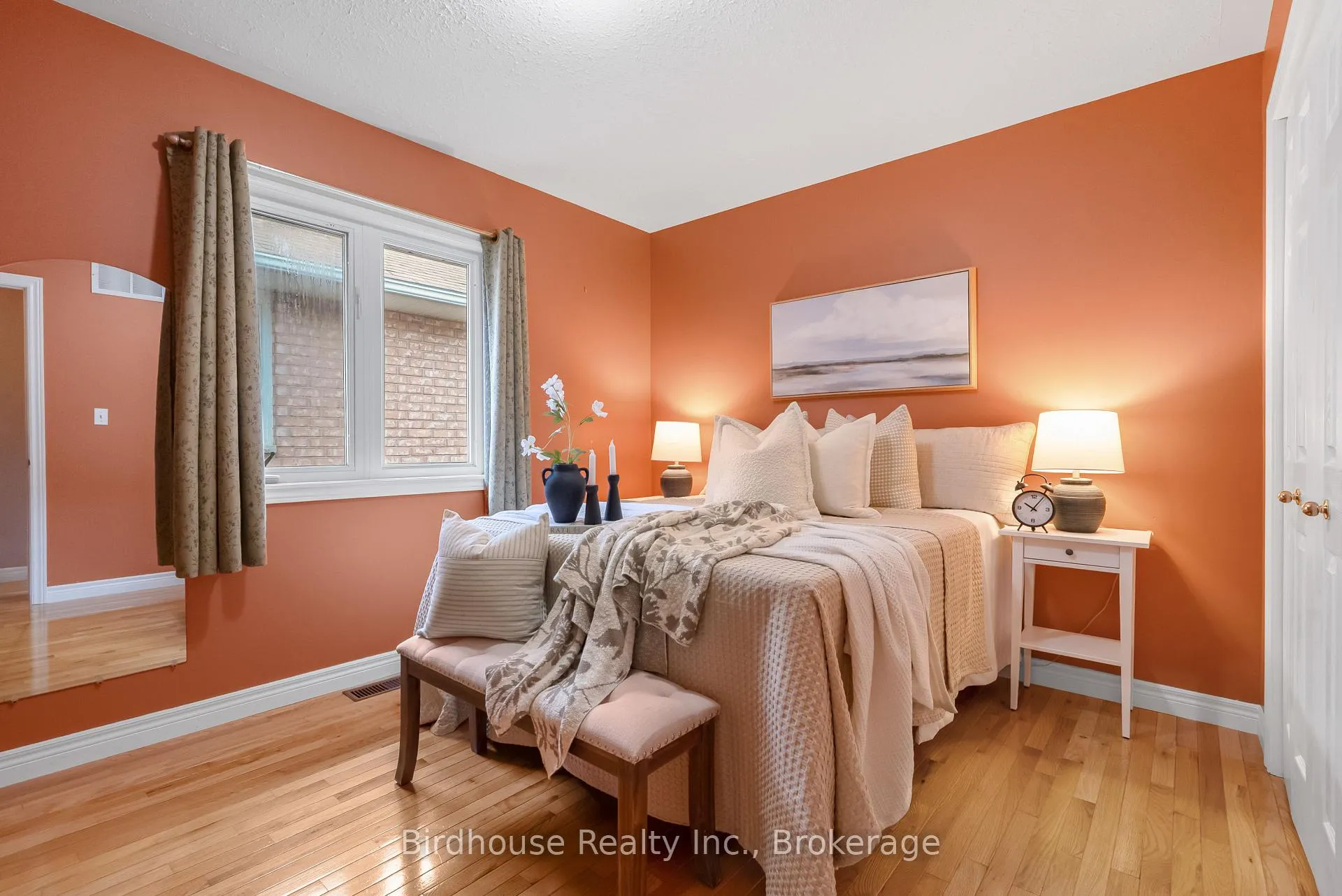Photo 17 of 6 Eakins Crescent, Kawartha Lakes, Lindsay — HOMEH