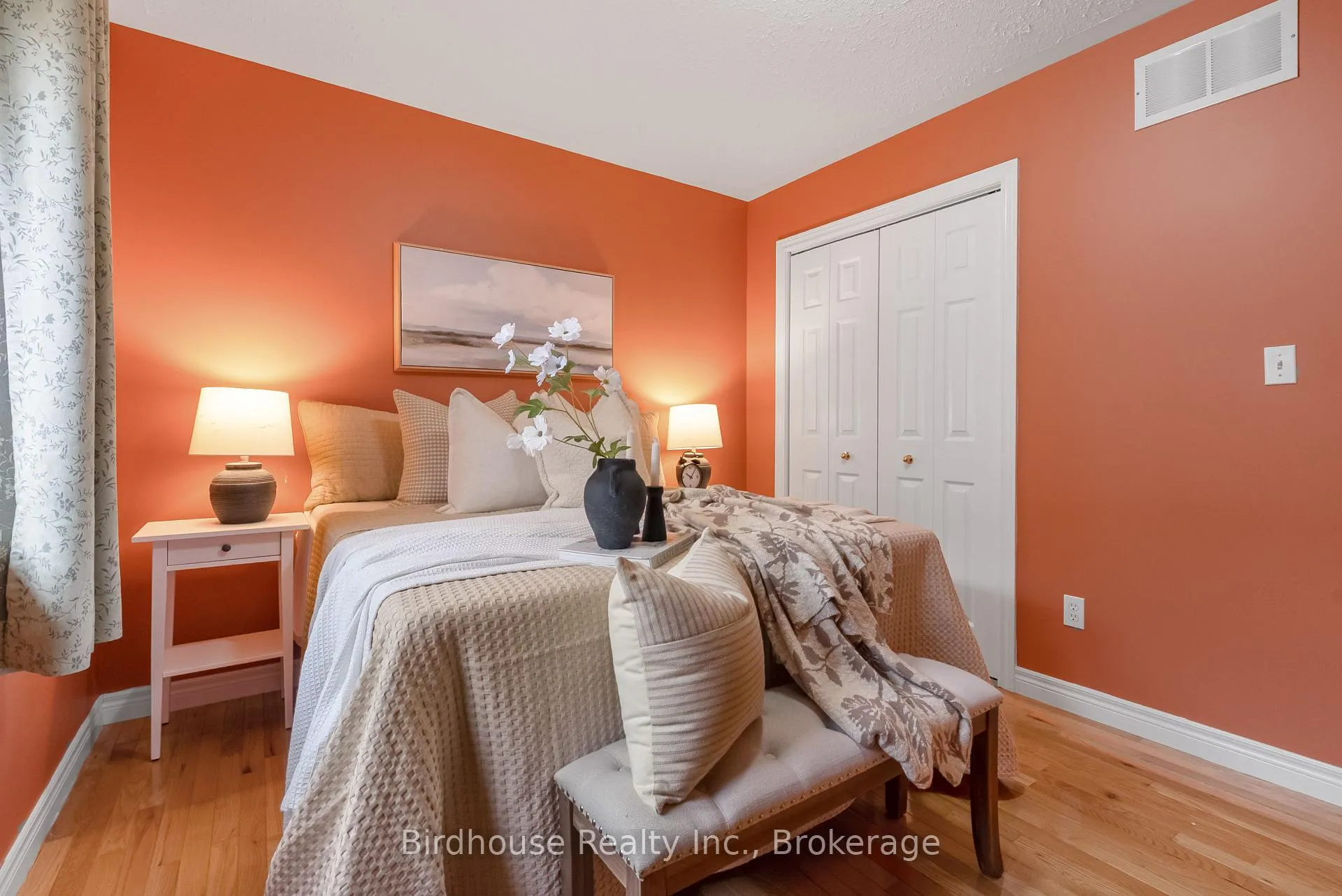 Photo 18 of 6 Eakins Crescent, Kawartha Lakes, Lindsay — HOMEH