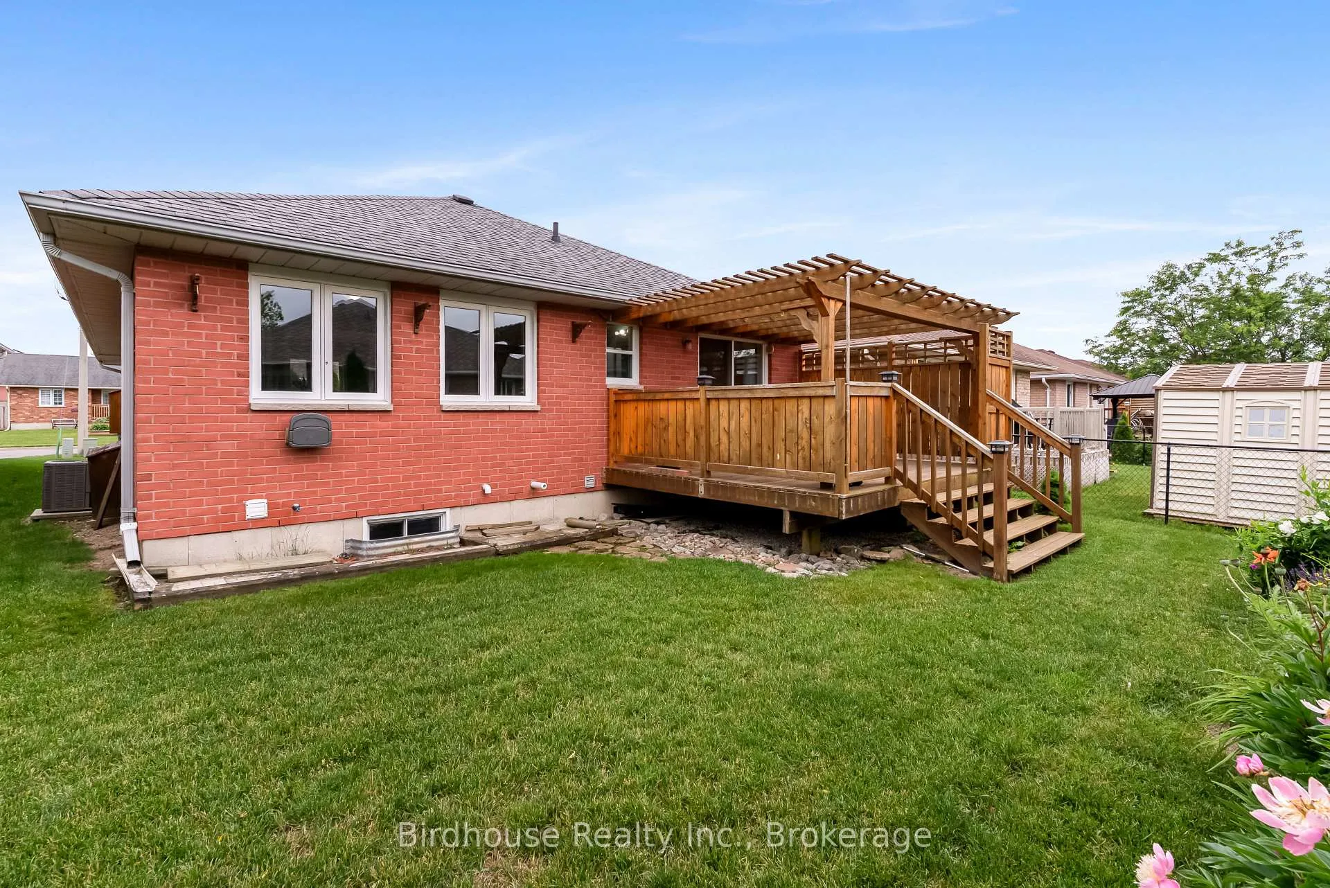 Photo 25 of 6 Eakins Crescent, Kawartha Lakes, Lindsay — HOMEH