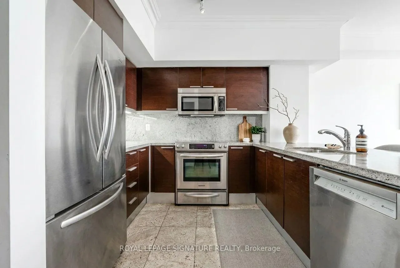 Photo 3 of Unit PH06, 650 Sheppard Avenue E, North York, Bayview Village — HOMEH