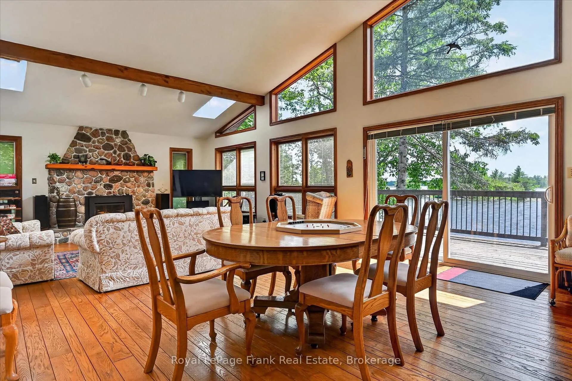 Photo 7 of 61 Napier Crescent, North Kawartha — HOMEH