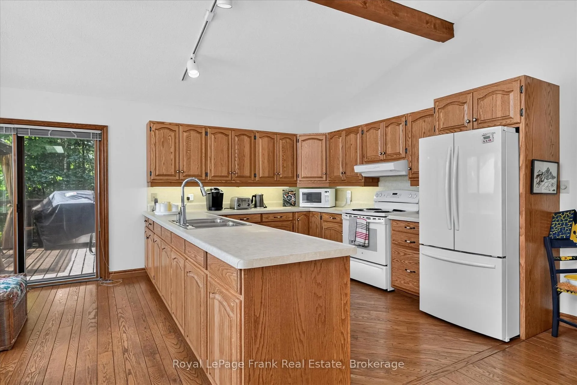 Photo 16 of 61 Napier Crescent, North Kawartha — HOMEH