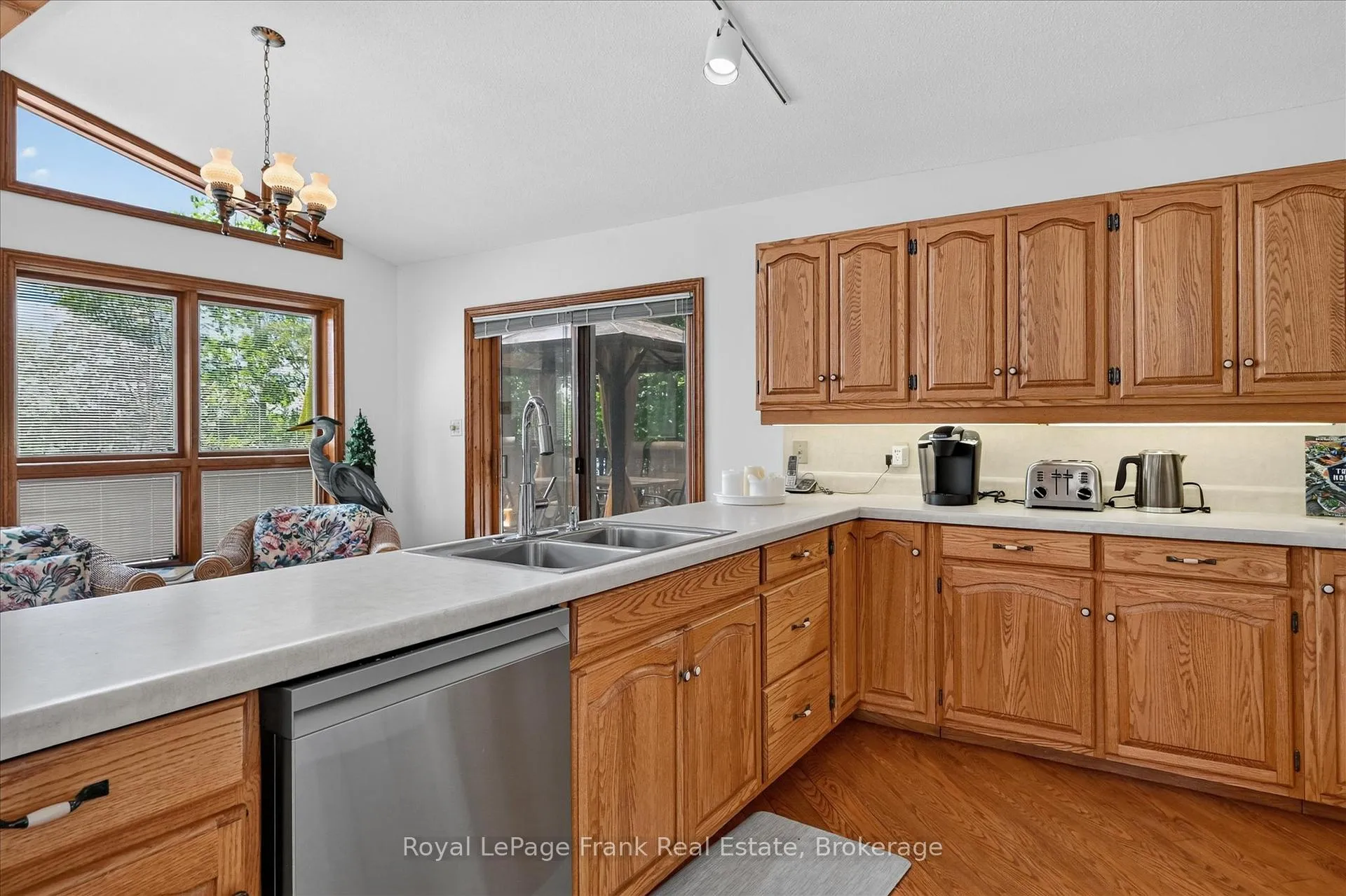 Photo 17 of 61 Napier Crescent, North Kawartha — HOMEH