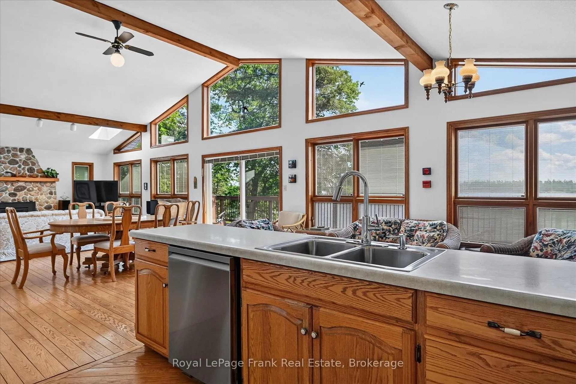 Photo 18 of 61 Napier Crescent, North Kawartha — HOMEH